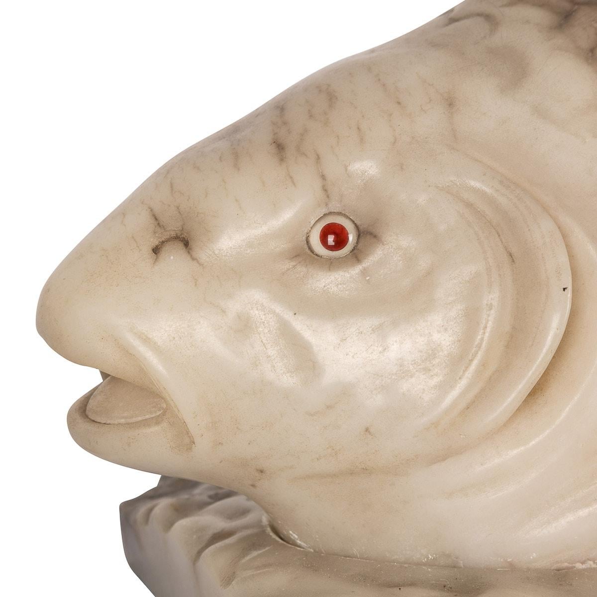 Geschnitzte Fischlampe aus Alabaster des 20. Jahrhunderts im Angebot 11