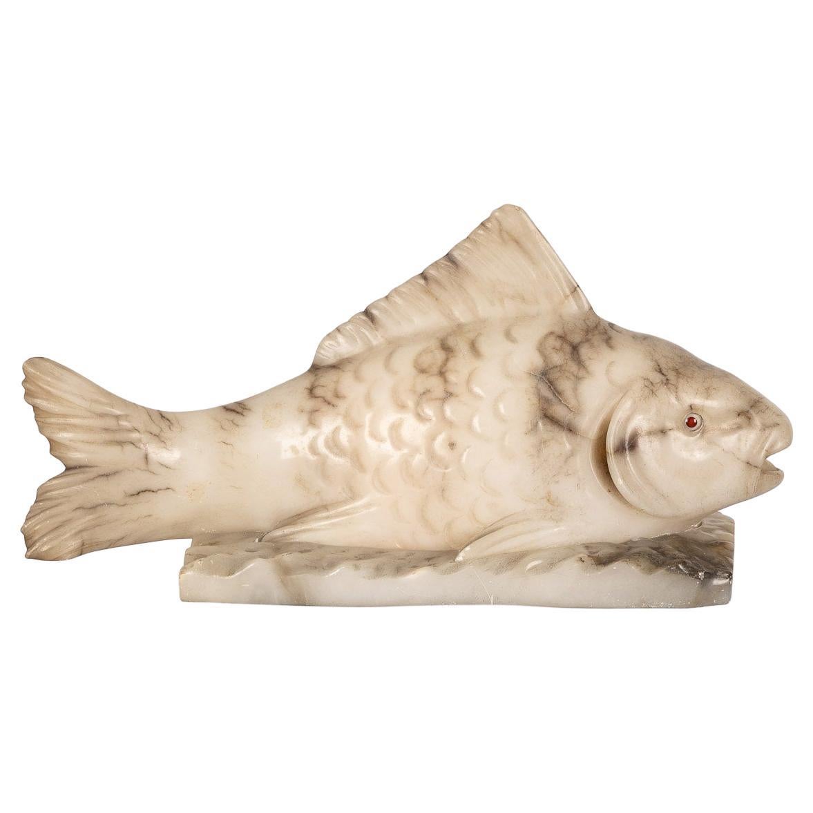 Geschnitzte Fischlampe aus Alabaster des 20. Jahrhunderts