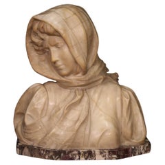 Italienische Alabaster-Skulptur eines Mädchens aus dem 20. Jahrhundert mit Marmorsockel, 1930