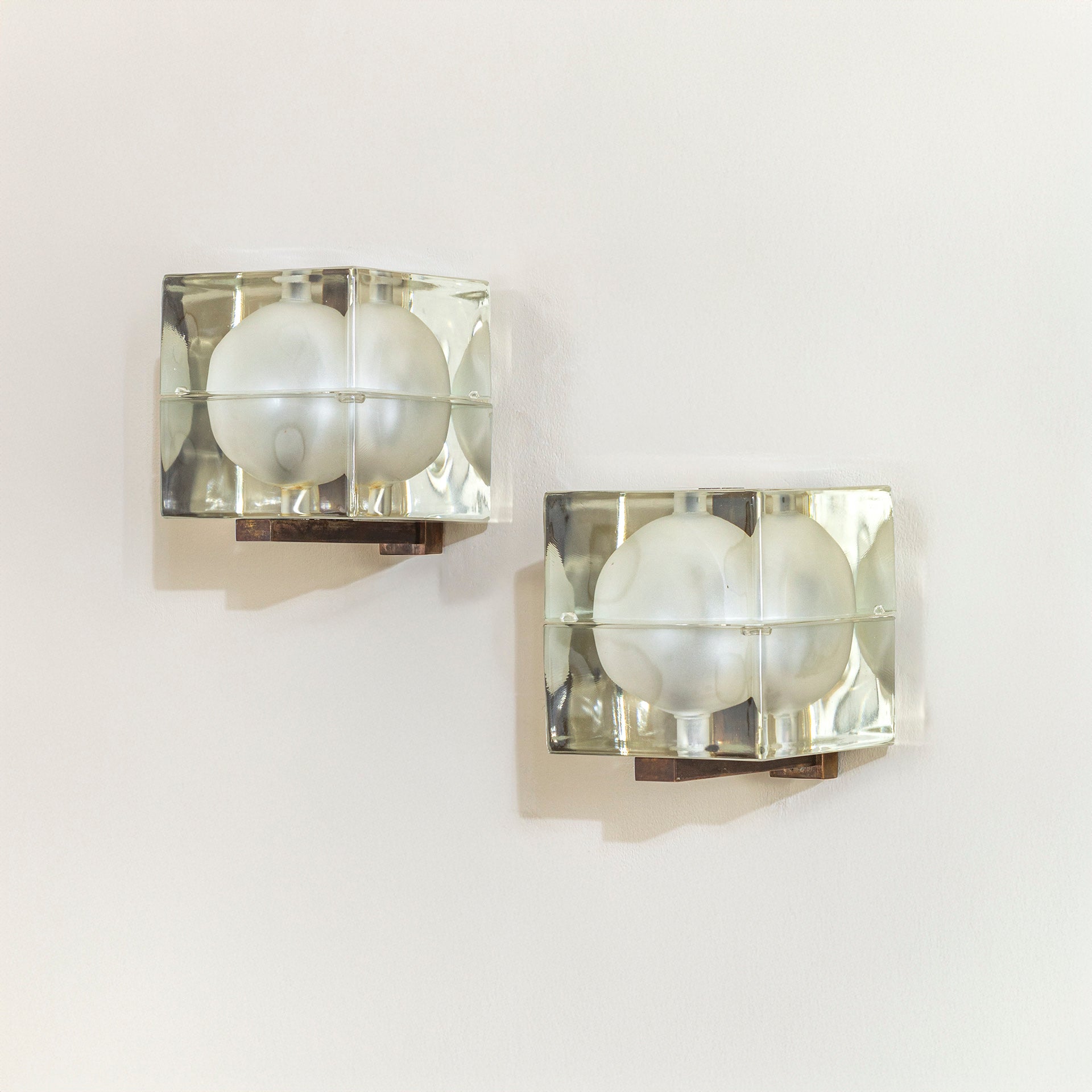 20th Century, Alessandro Mendini Pair of Wall Lights mod. Cubosfera in vendita
