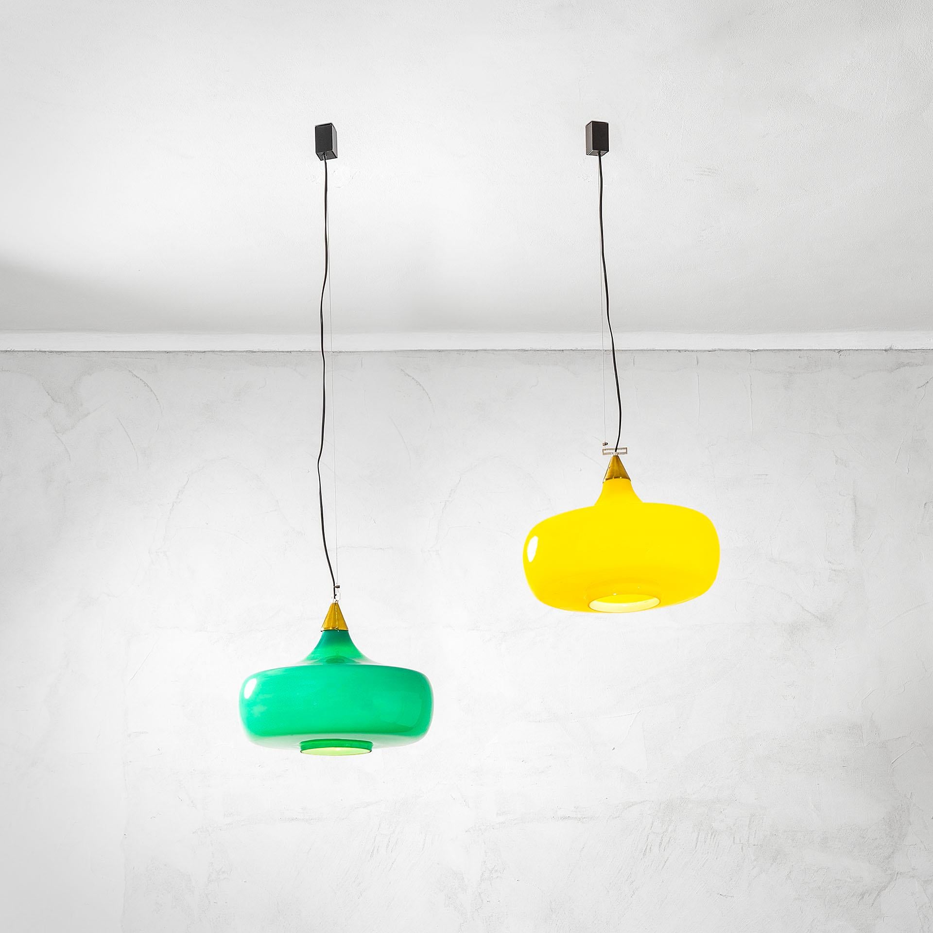 Alessandro Pianon  (1931-1964) studied architecture at the University of Venice and in 1956 started working for Vistosi, designing its brand. In 1962 Alessandro opened his own design studio.

Here we have a pair of hanging lamps designed by