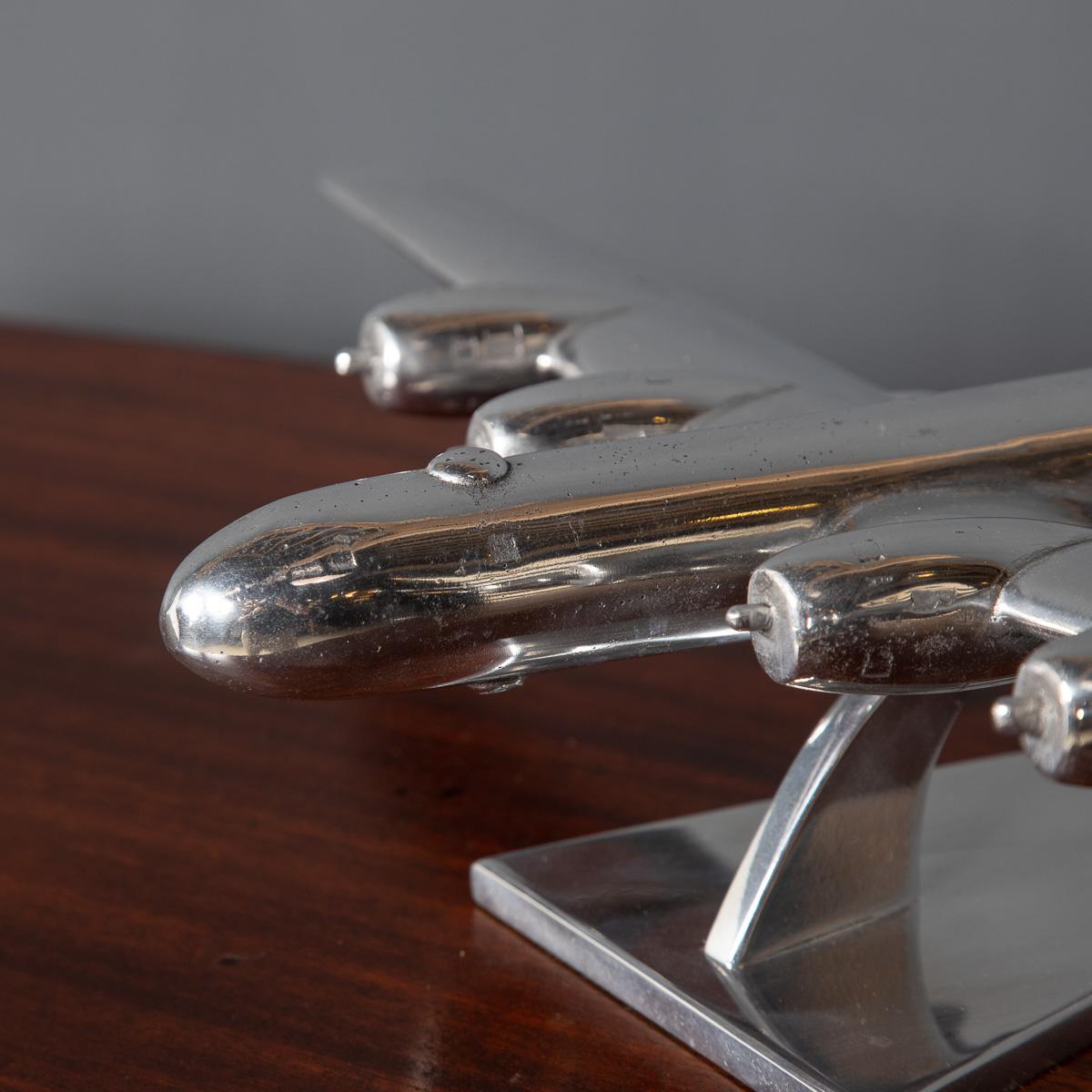 20thC Model Of An American Boeing B-29 Superfortress Bomber Airplane, c.1970 For Sale 7