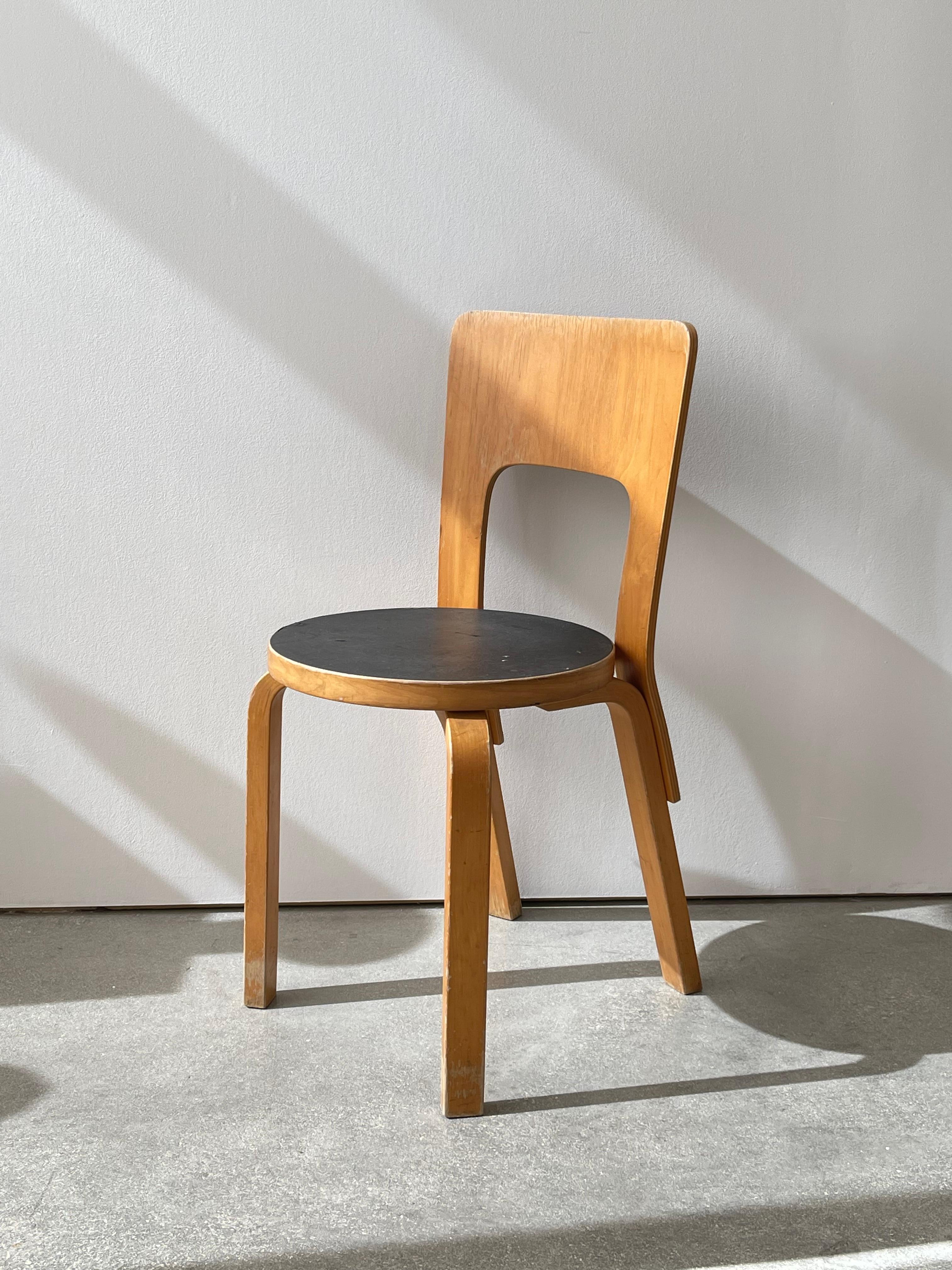 20th Century Alvar Aalto Model 66 Chair For Sale 1