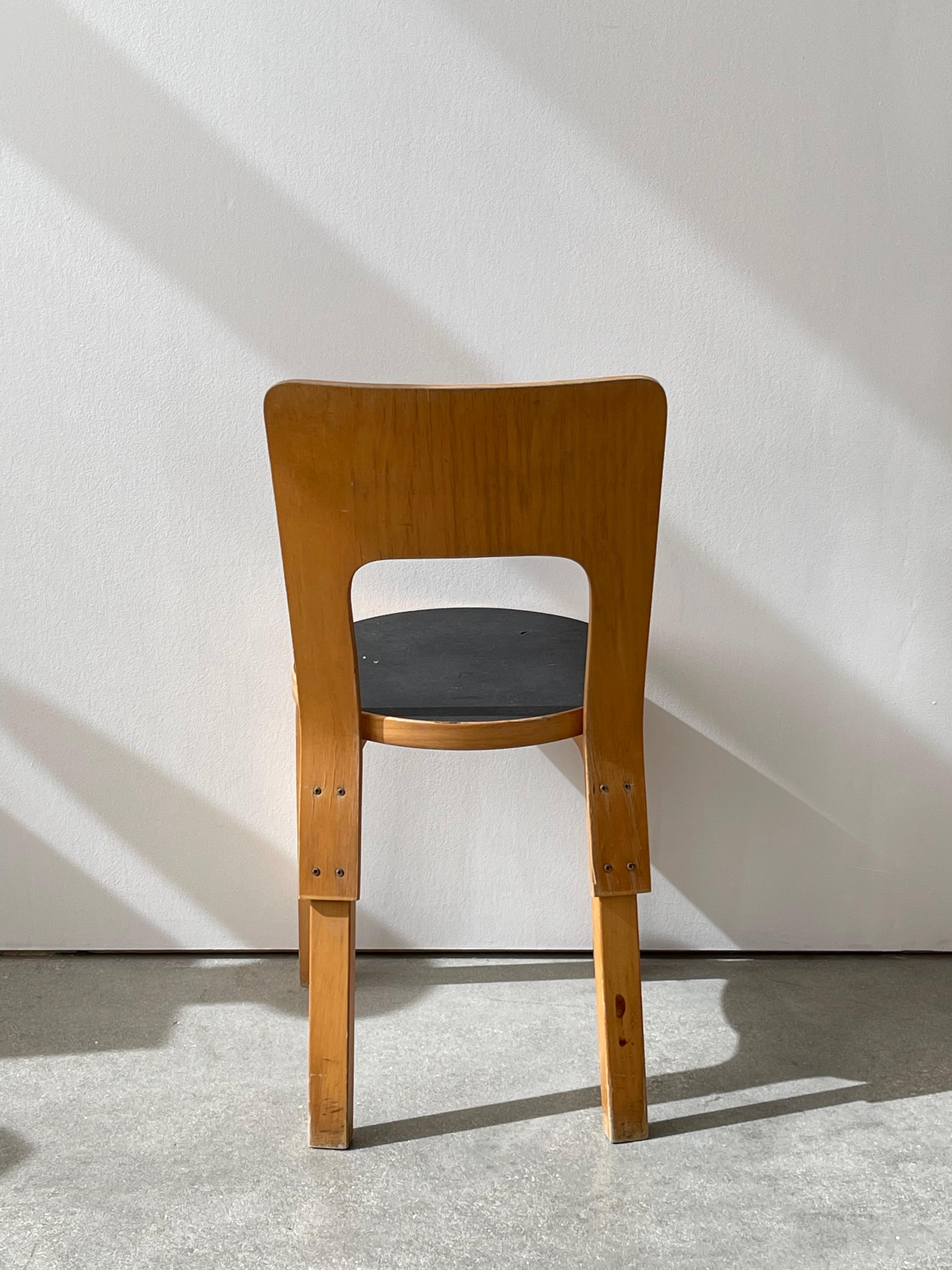 20th Century Alvar Aalto Model 66 Chair For Sale 3