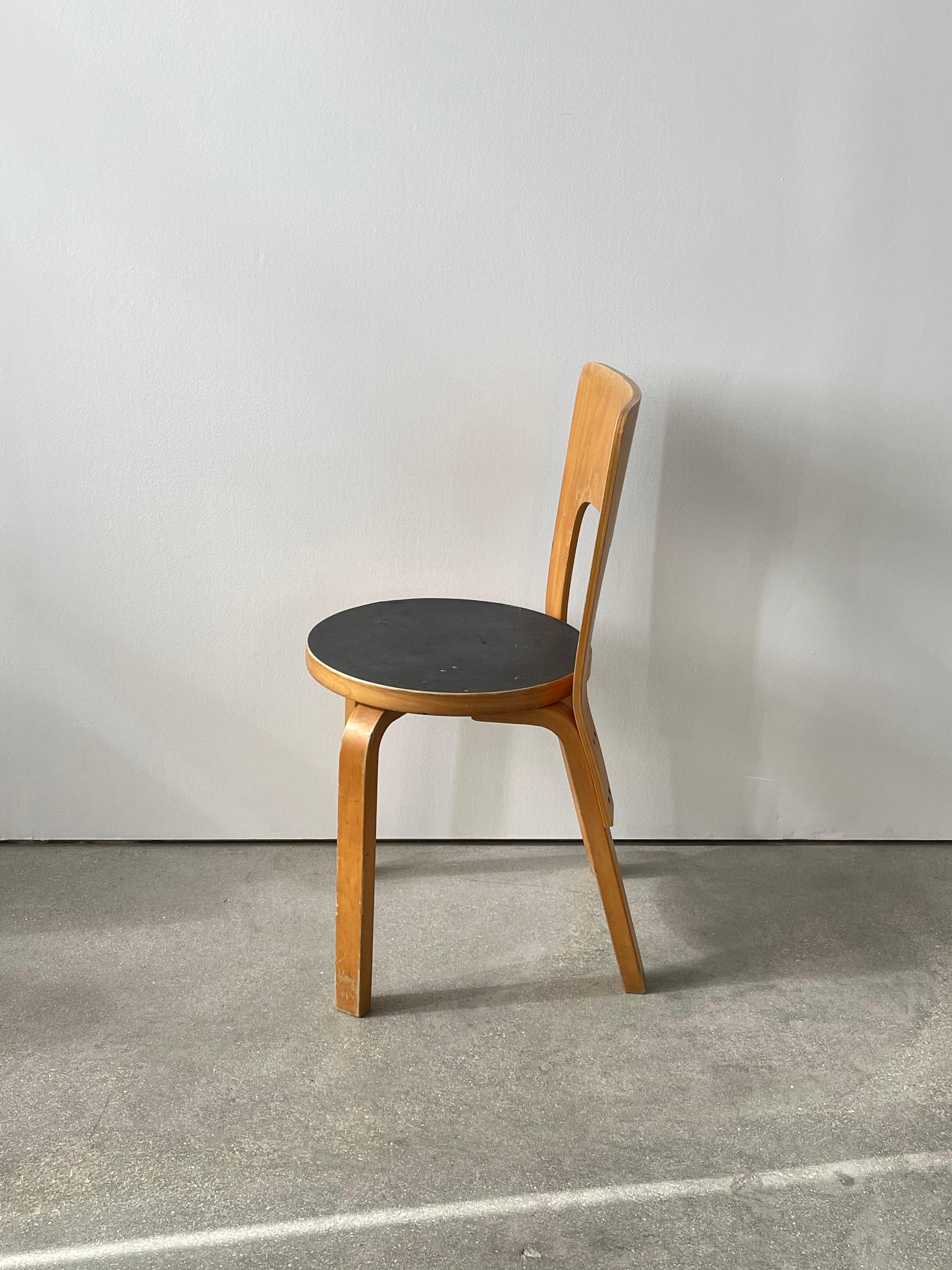 20th Century Alvar Aalto Model 66 Chair For Sale 5