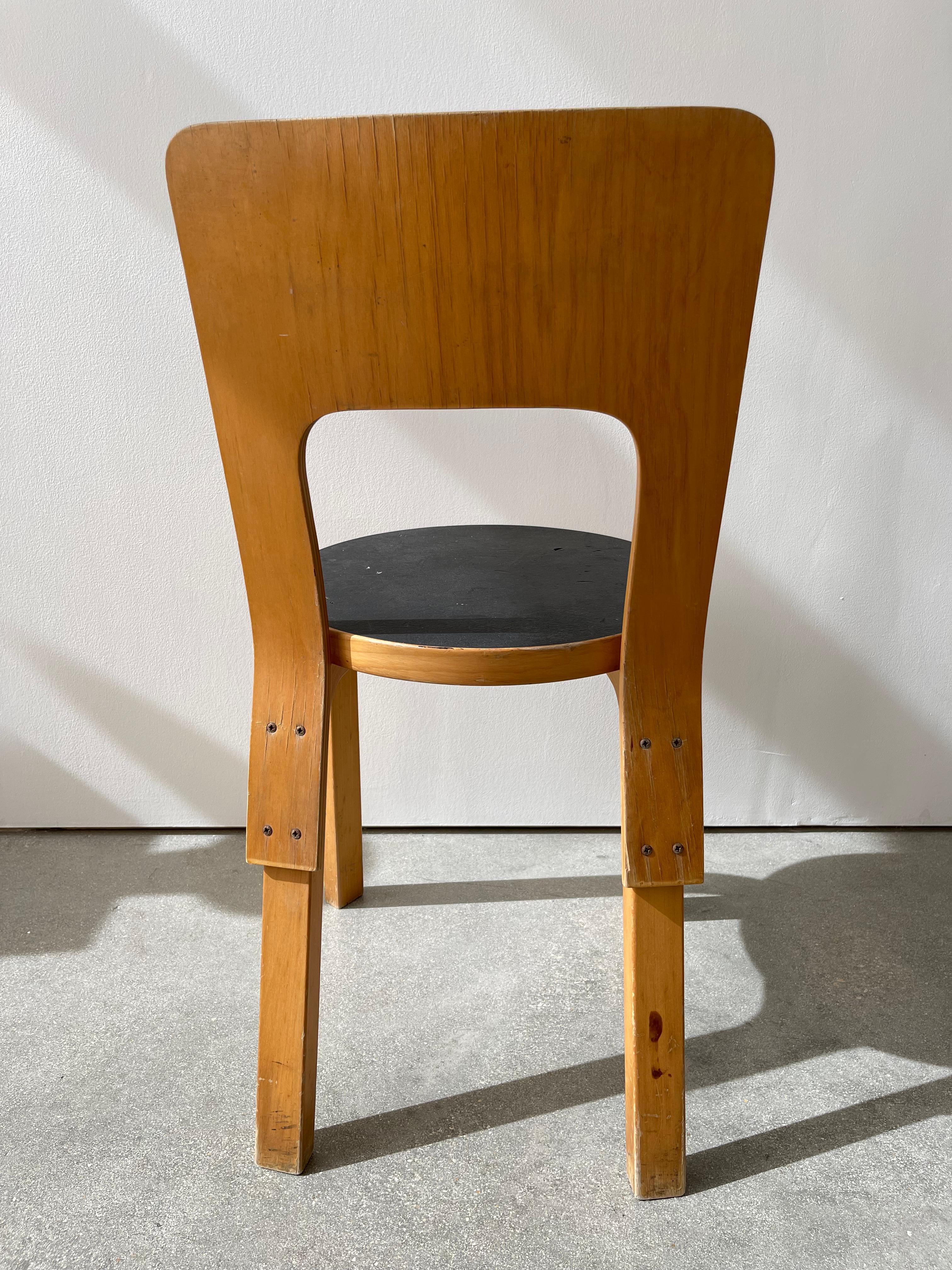 Finnish 20th Century Alvar Aalto Model 66 Chair For Sale