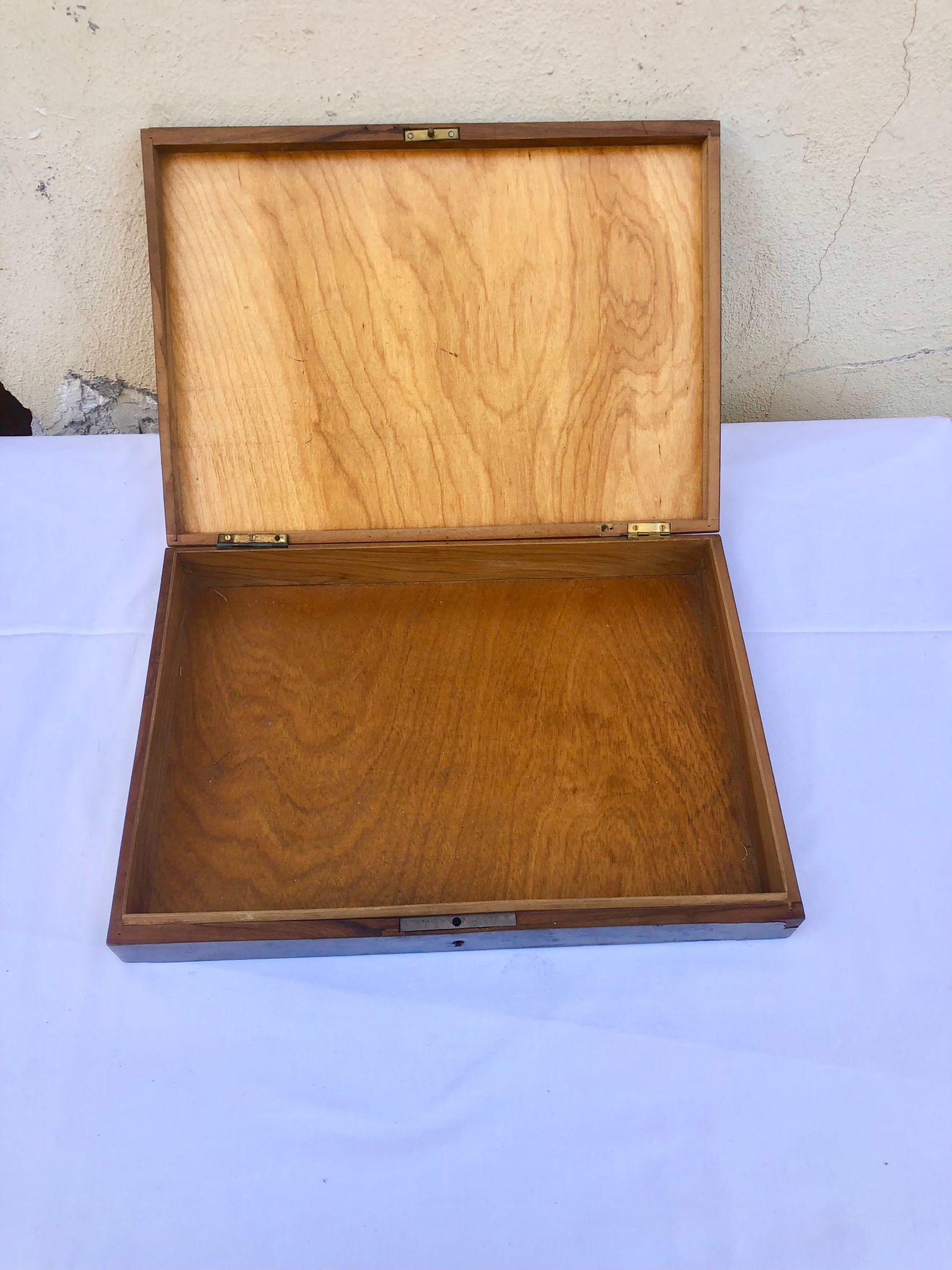 20Th Century, Amazing, Mid-Century Modern Aldo Tura box in decorated parchment.  For Sale 1