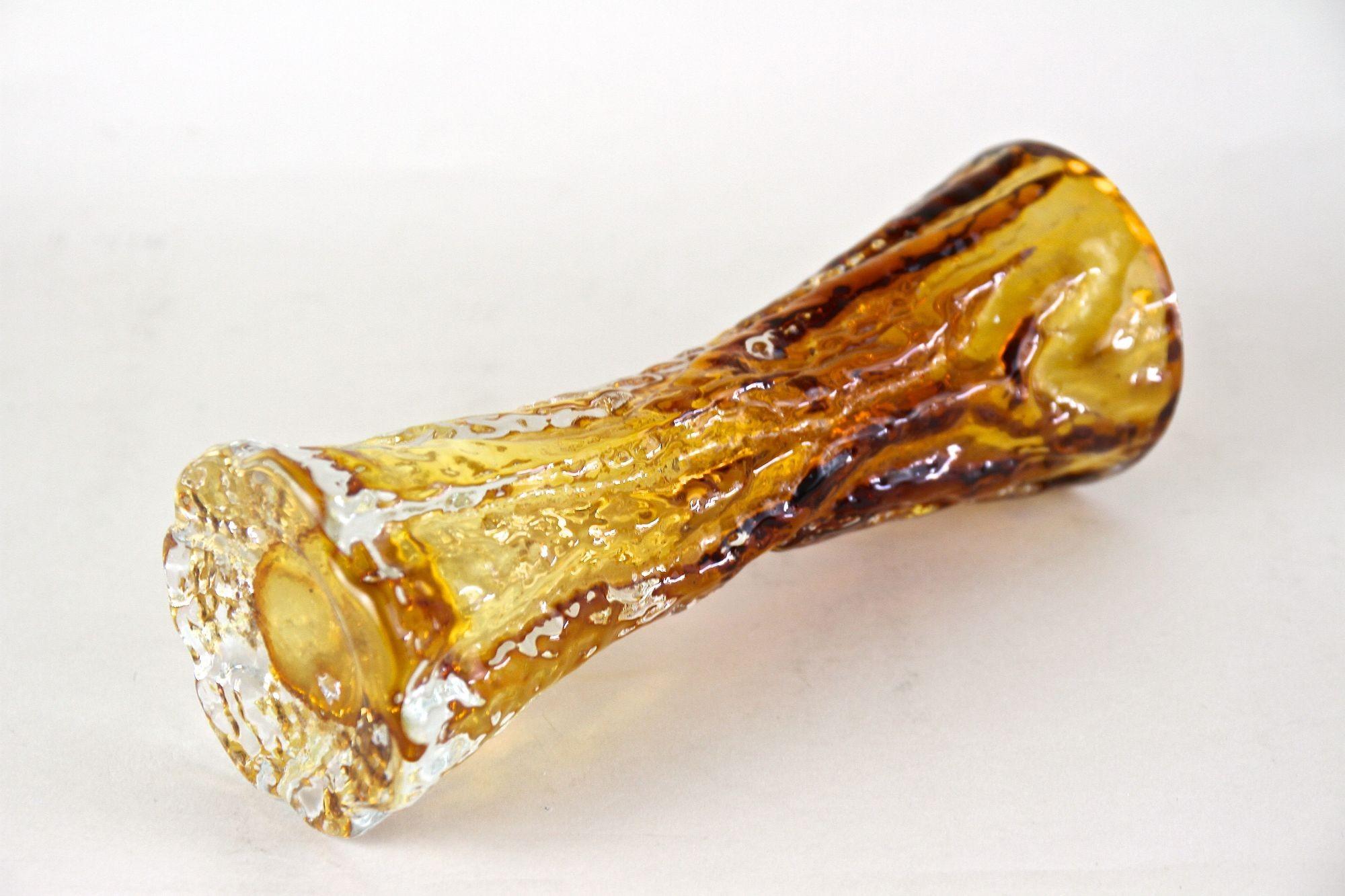 Vase en verre ambré Art déco du 20e siècle, Autriche vers 1920 en vente 4