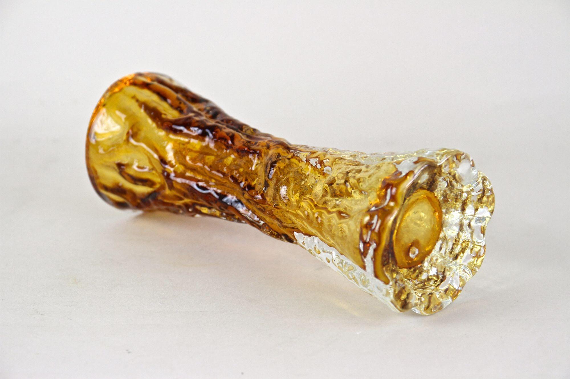 Vase en verre ambré Art déco du 20e siècle, Autriche vers 1920 en vente 7