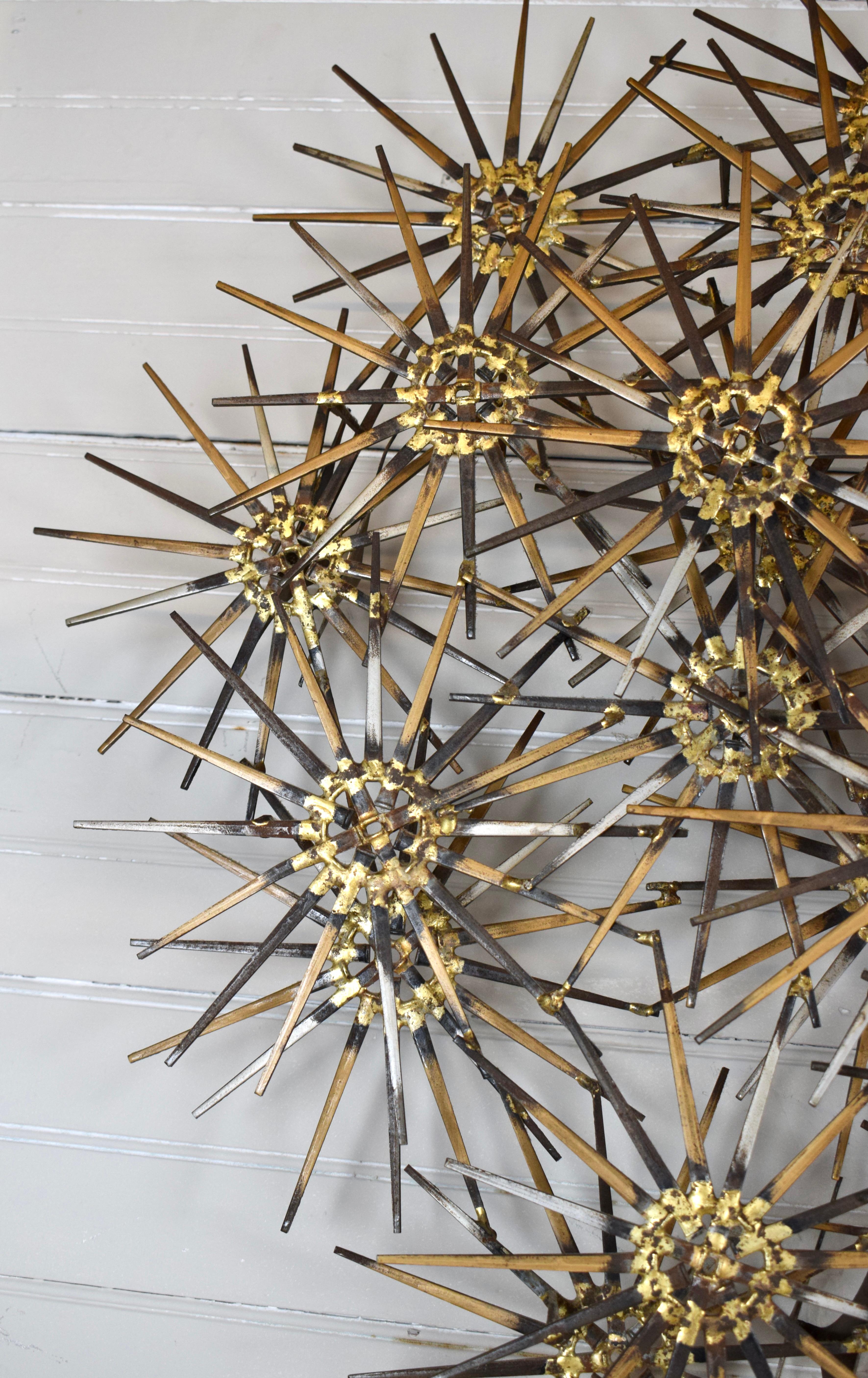 Forgé Sculpture murale abstraite en métal en forme d'étoile du 20e siècle par Marc Weinstein en vente