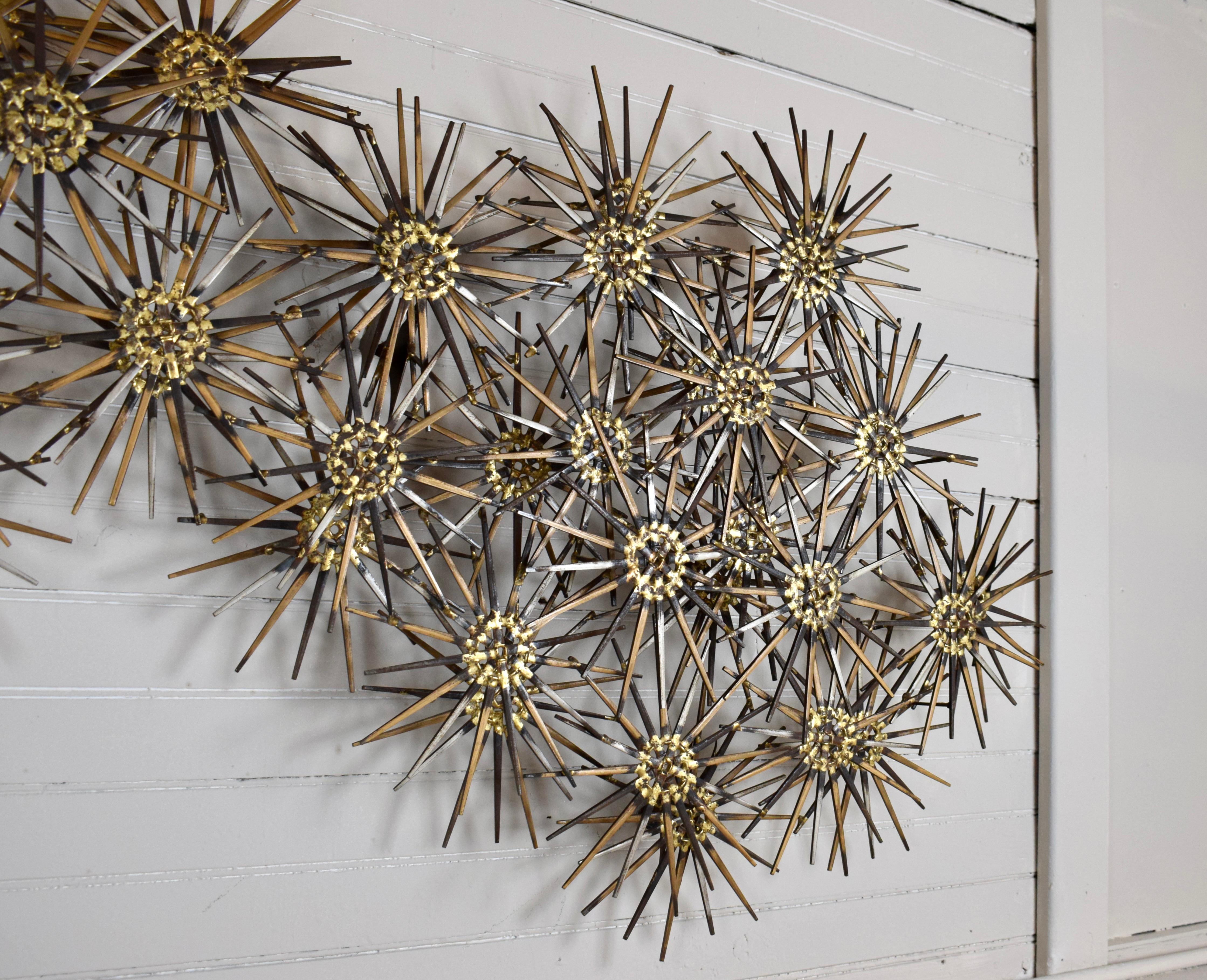 Laiton Sculpture murale abstraite en métal en forme d'étoile du 20e siècle par Marc Weinstein en vente