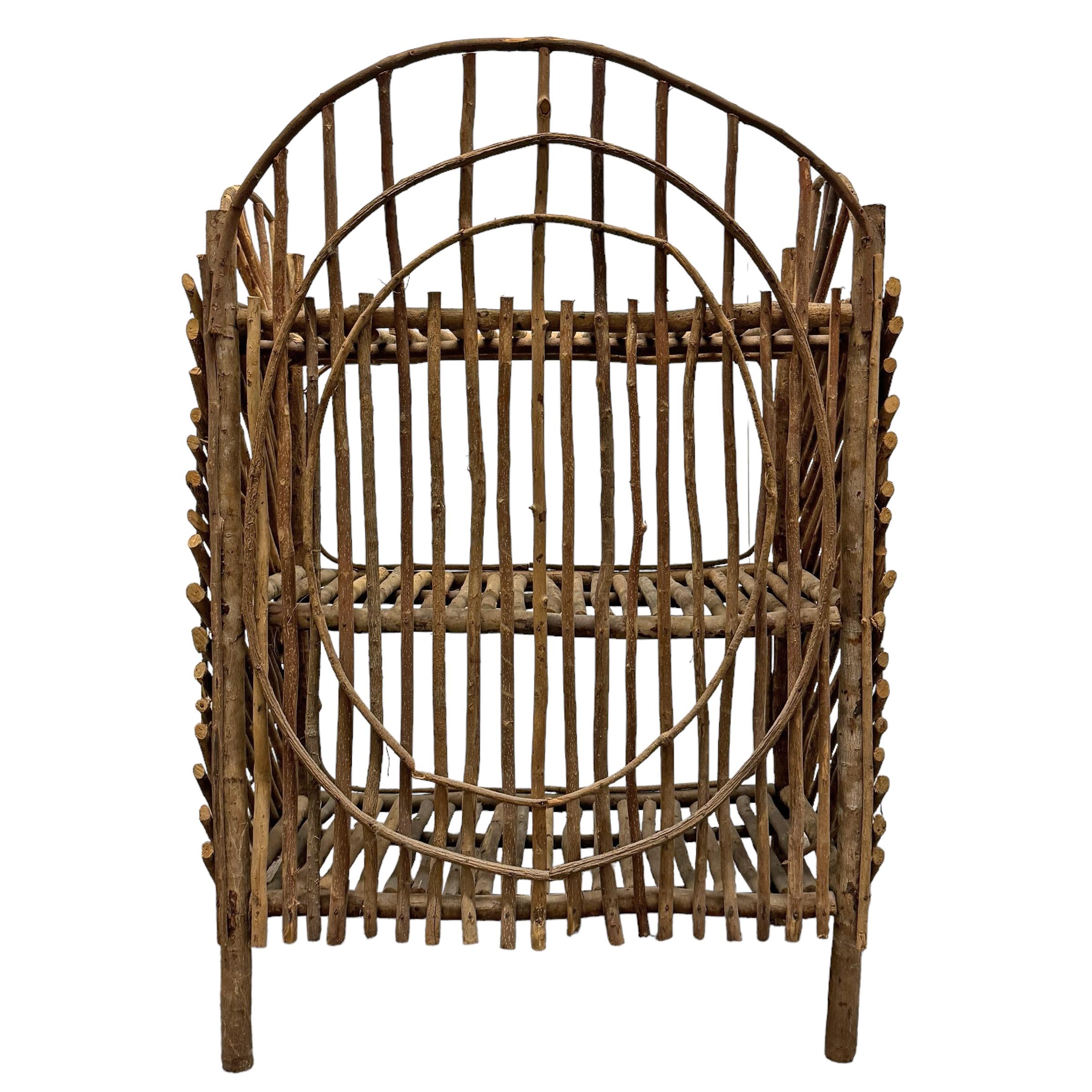 Americano Scaffalatura americana del XX secolo in stile Adirondack in vendita