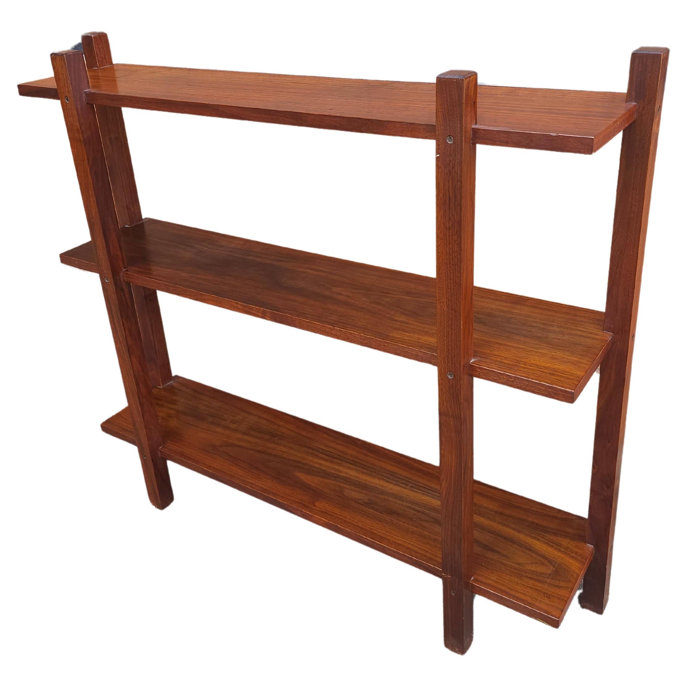 Stained 20th Century American Arts and Crafts Solid Mahogany Open Bookcase Etagere For Sale