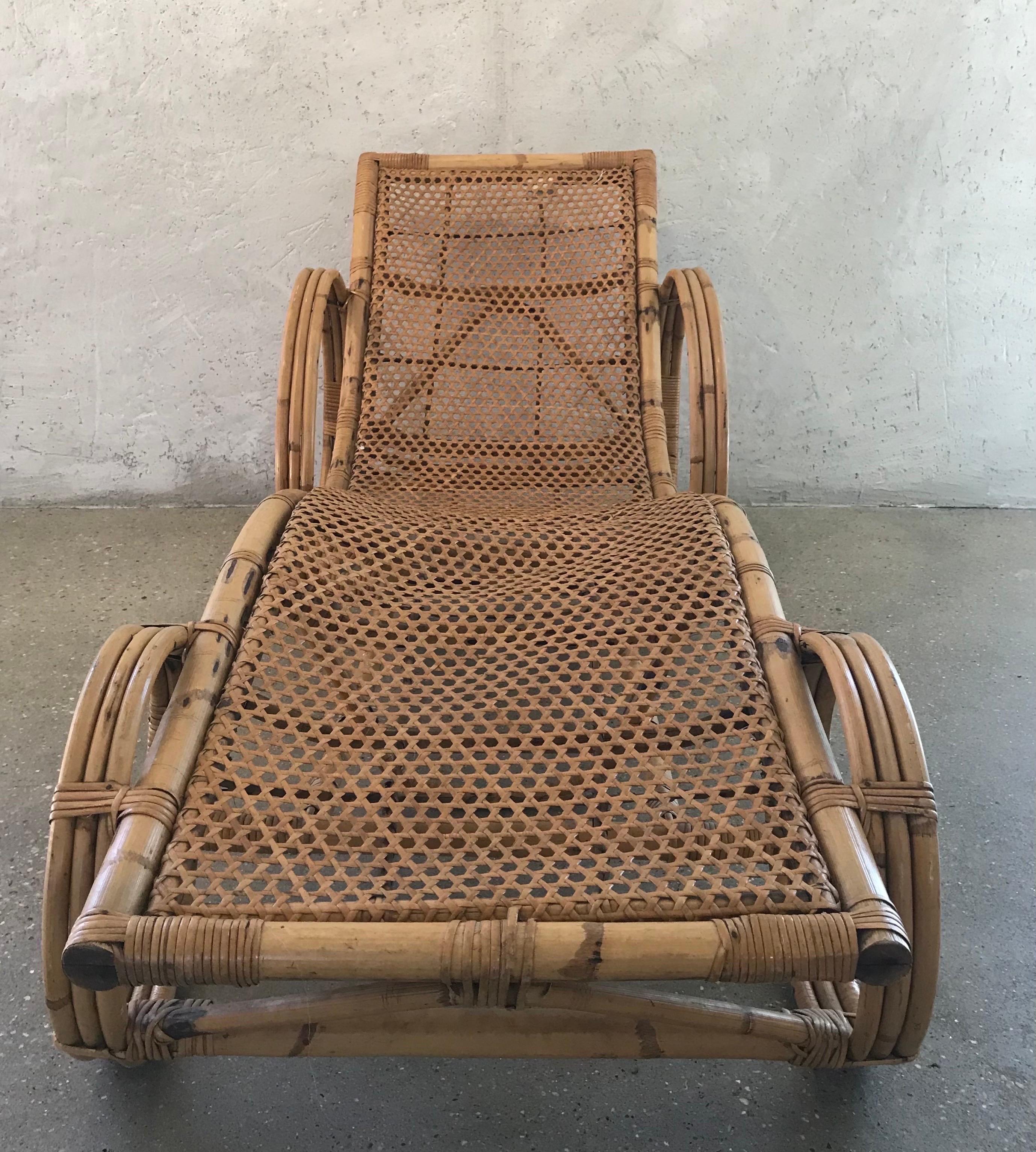 Chaise longue américaine du 20e siècle en bambou et canne en vente 5