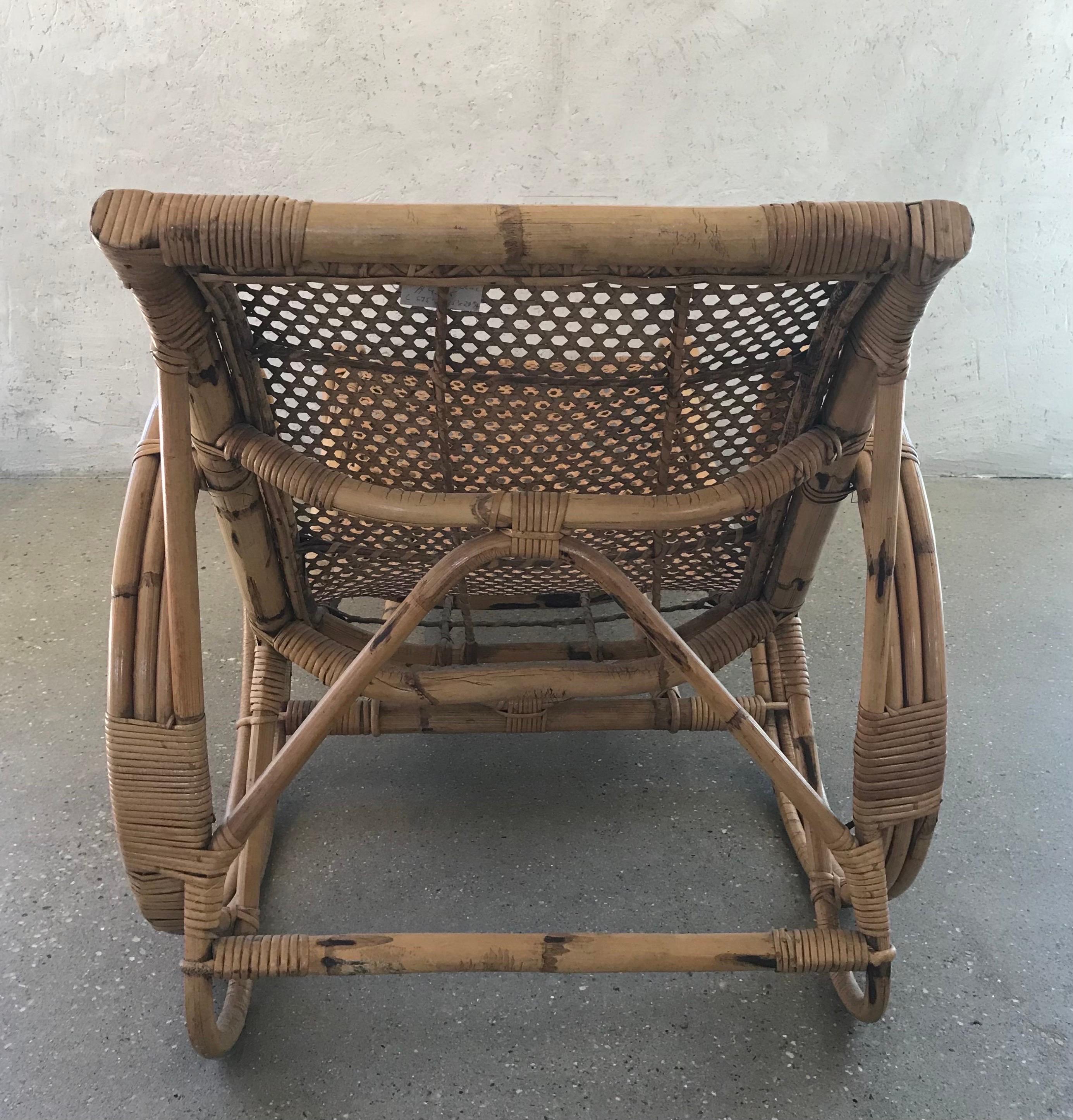 Chaise longue américaine du 20e siècle en bambou et canne en vente 2