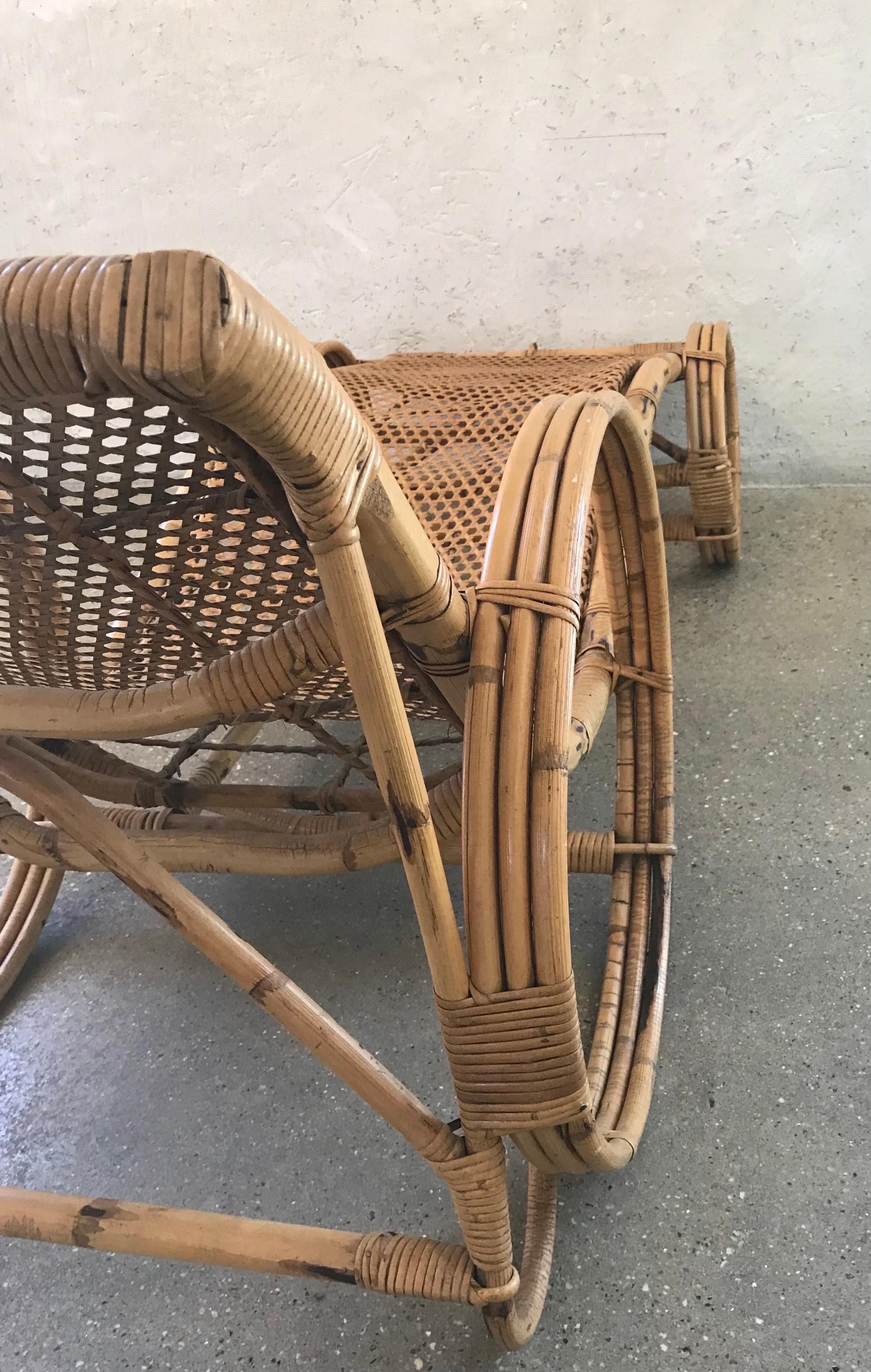 Chaise longue américaine du 20e siècle en bambou et canne en vente 3