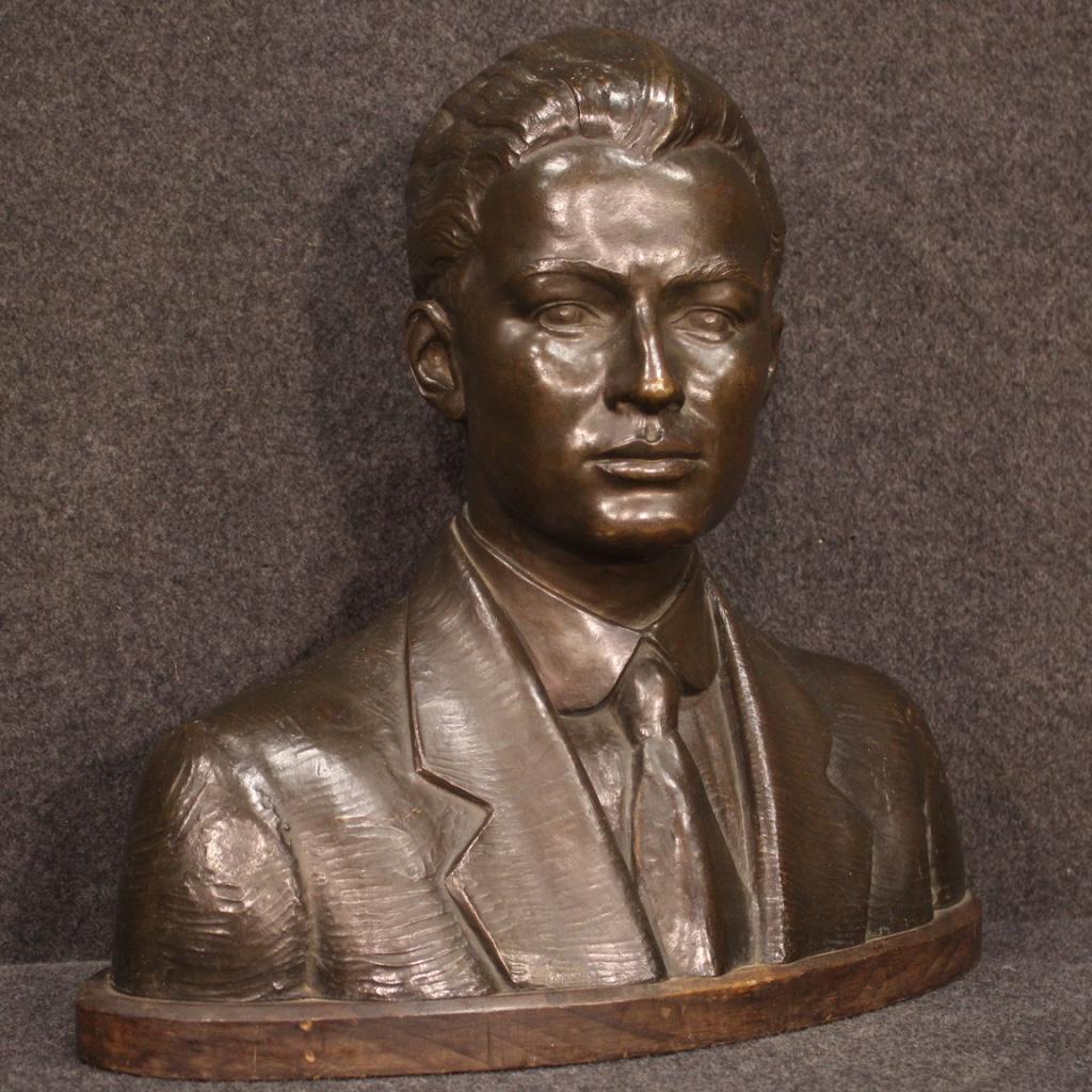 Américain Sculpture d'homme en bronze américaine du 20e siècle, 1930