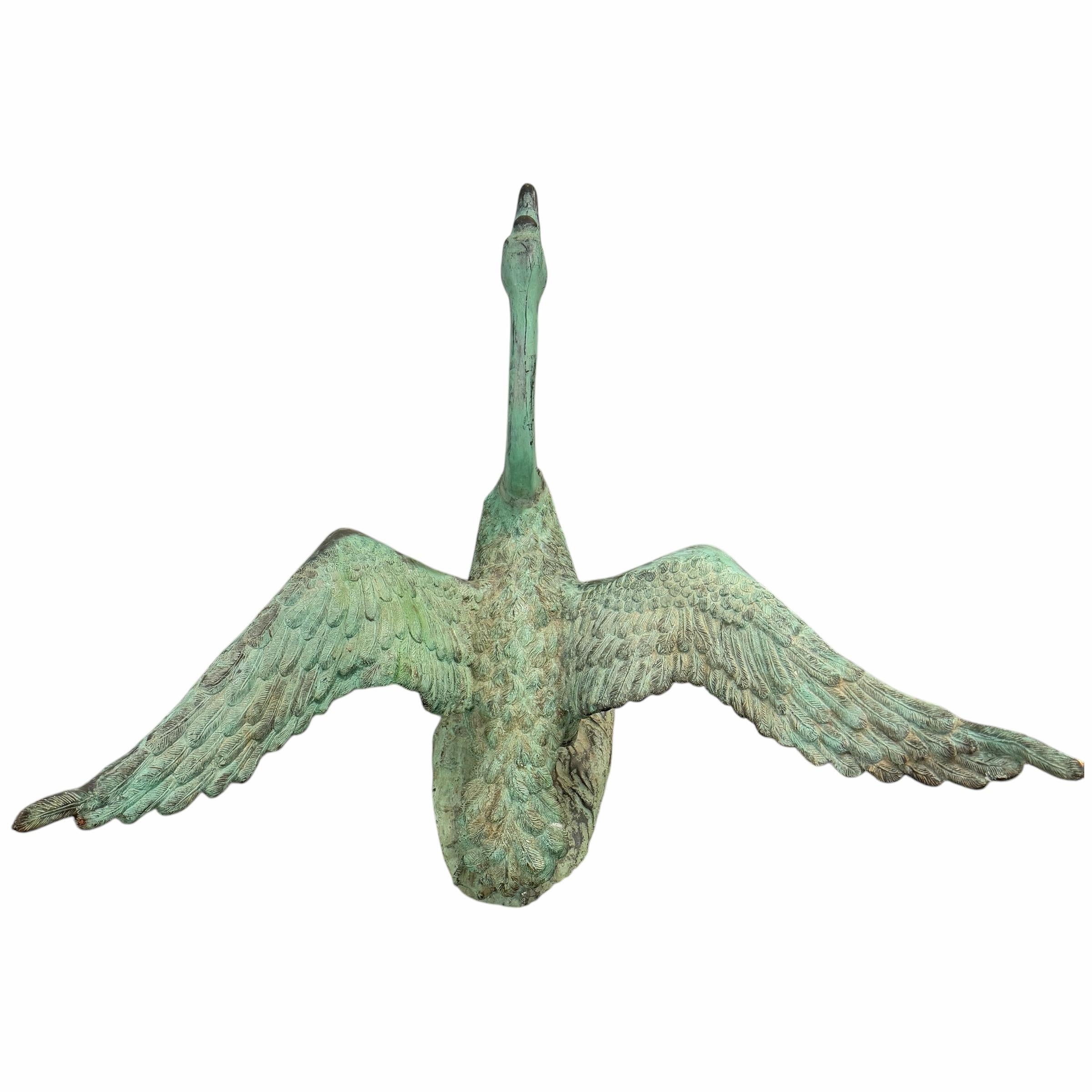 20ième siècle Sculpture américaine en bronze du 20e siècle représentant un Swan en vente
