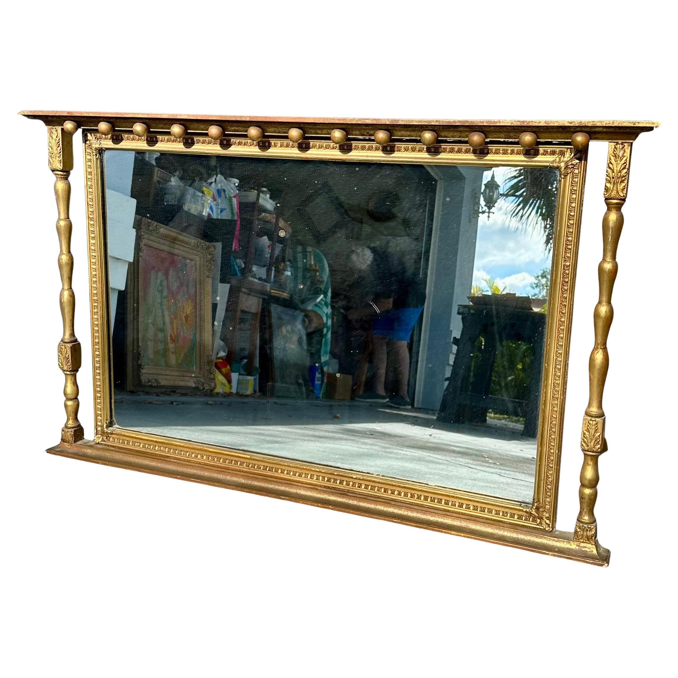 Miroir à trumeau en bois doré de style fédéral américain du 20e siècle. Bon état - En vente à Vero Beach, FL