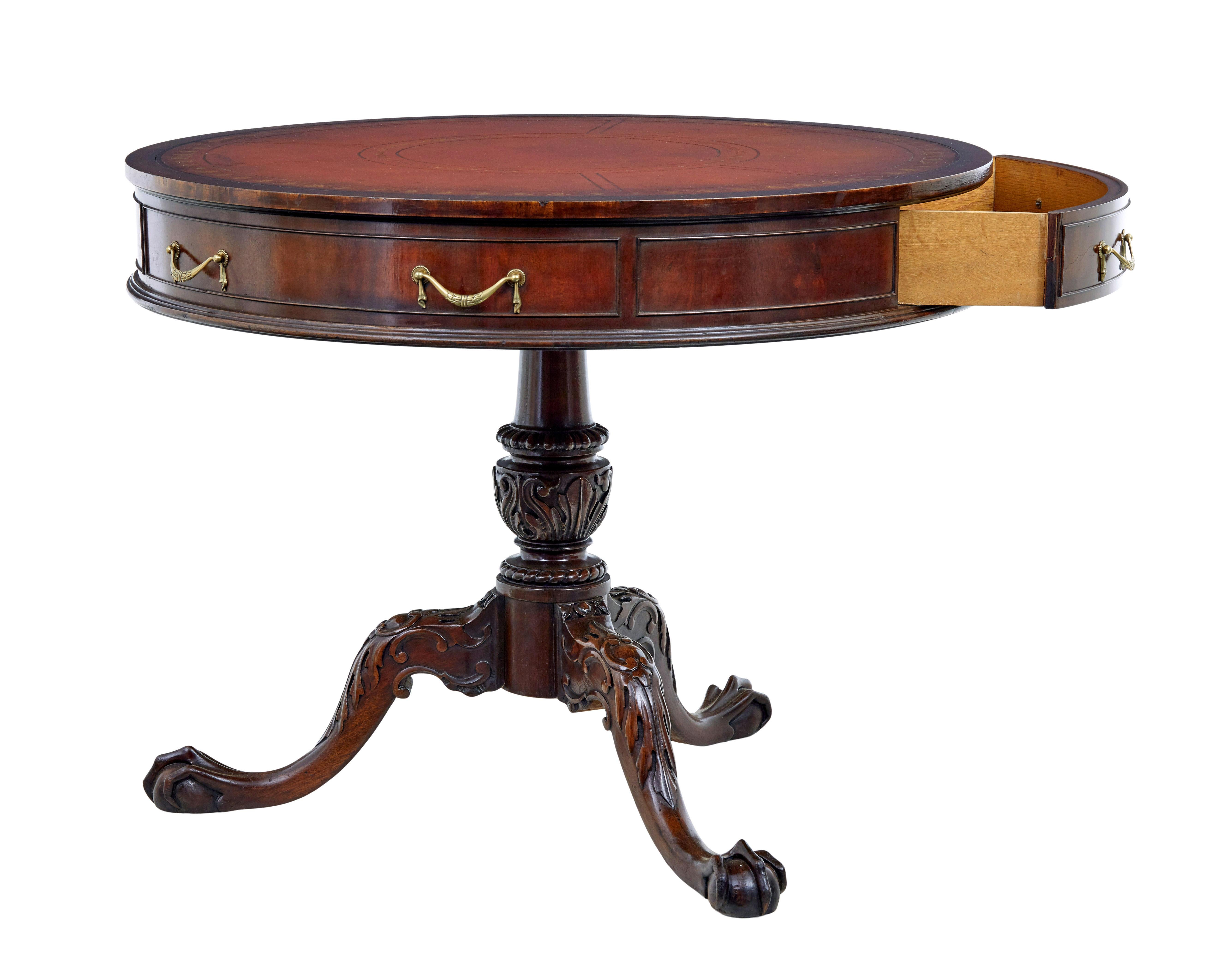 Georgian 20th century American Grand Rapids mahogany center table For Sale