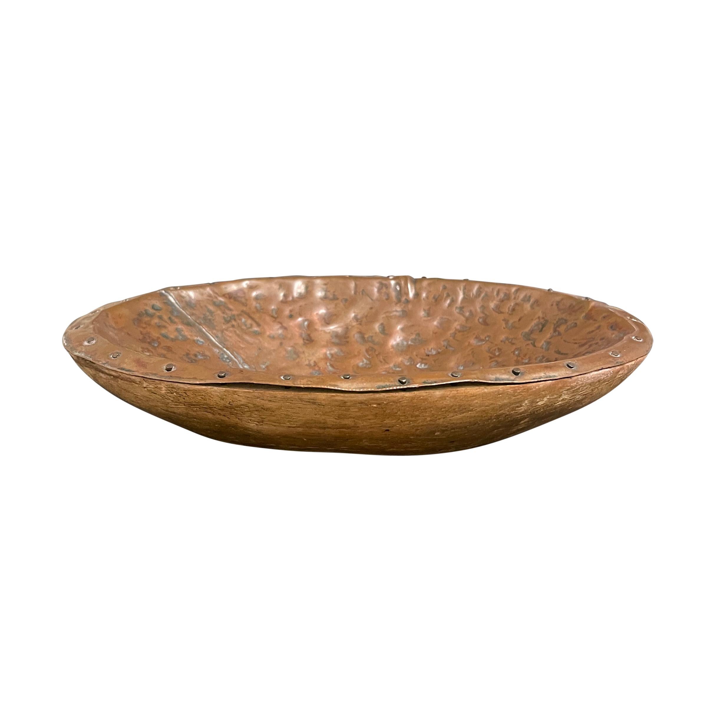20th Century American Hammered Copper Bowl In Good Condition For Sale In Chicago, IL