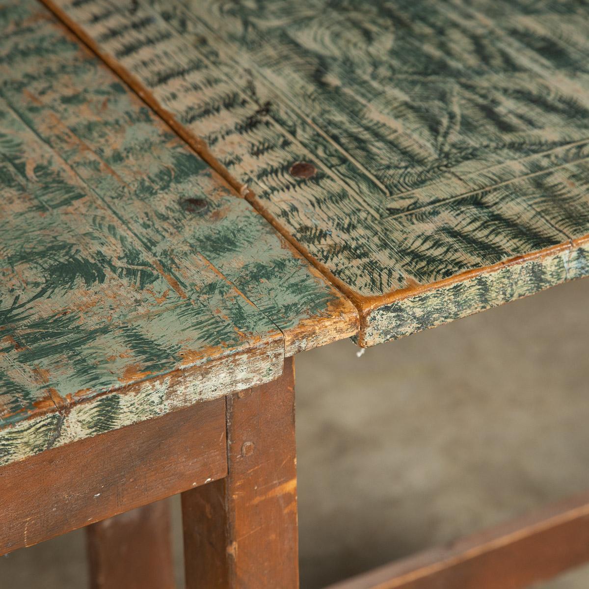 20th Century American Hand Painted Gatelegged Dining Table, c.1900 6