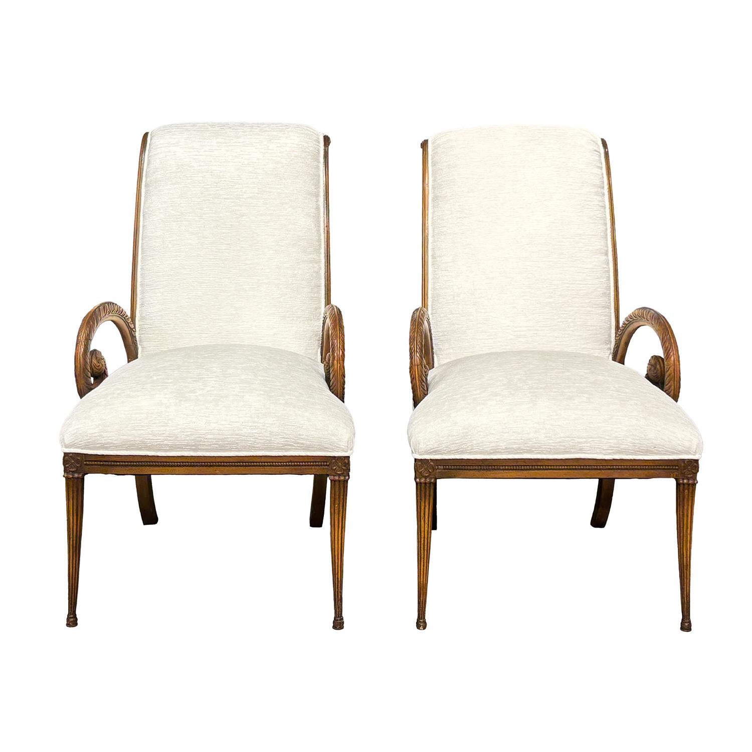 Mid-Century moderno 20th Century American Pair of Mahogany Armchairs Attributed to Grosfeld House in vendita