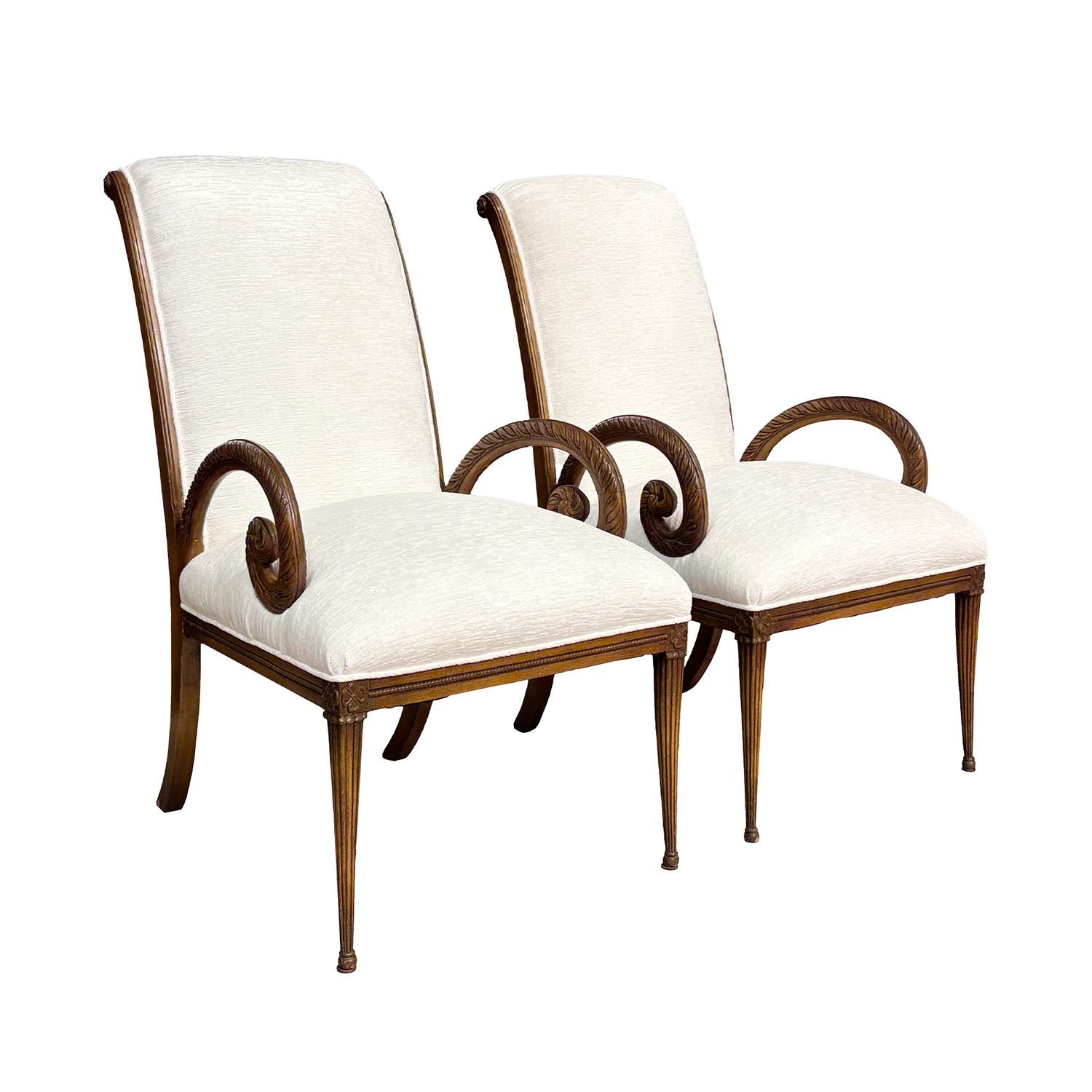 Americano 20th Century American Pair of Mahogany Armchairs Attributed to Grosfeld House in vendita