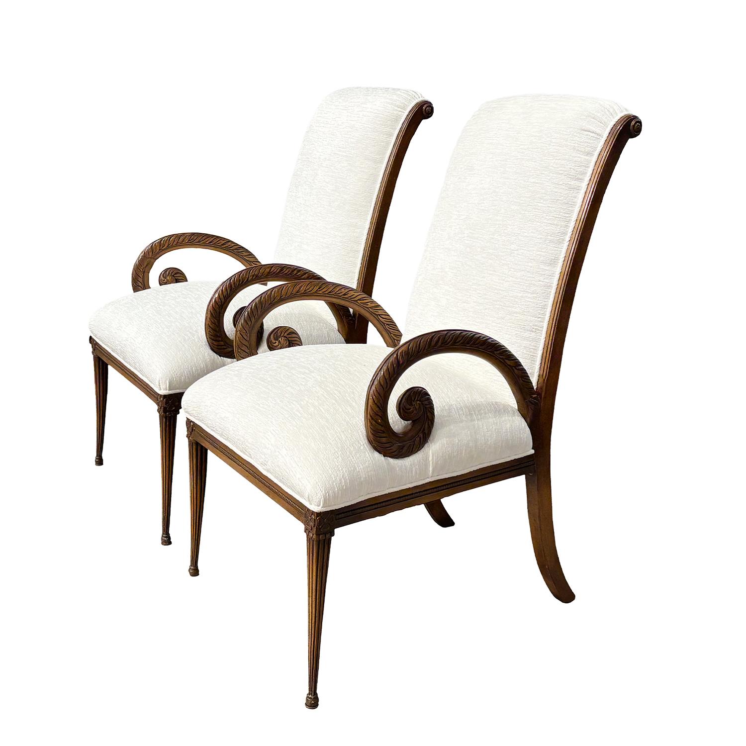 20th Century American Pair of Mahogany Armchairs Attributed to Grosfeld House In condizioni buone in vendita a West Palm Beach, FL