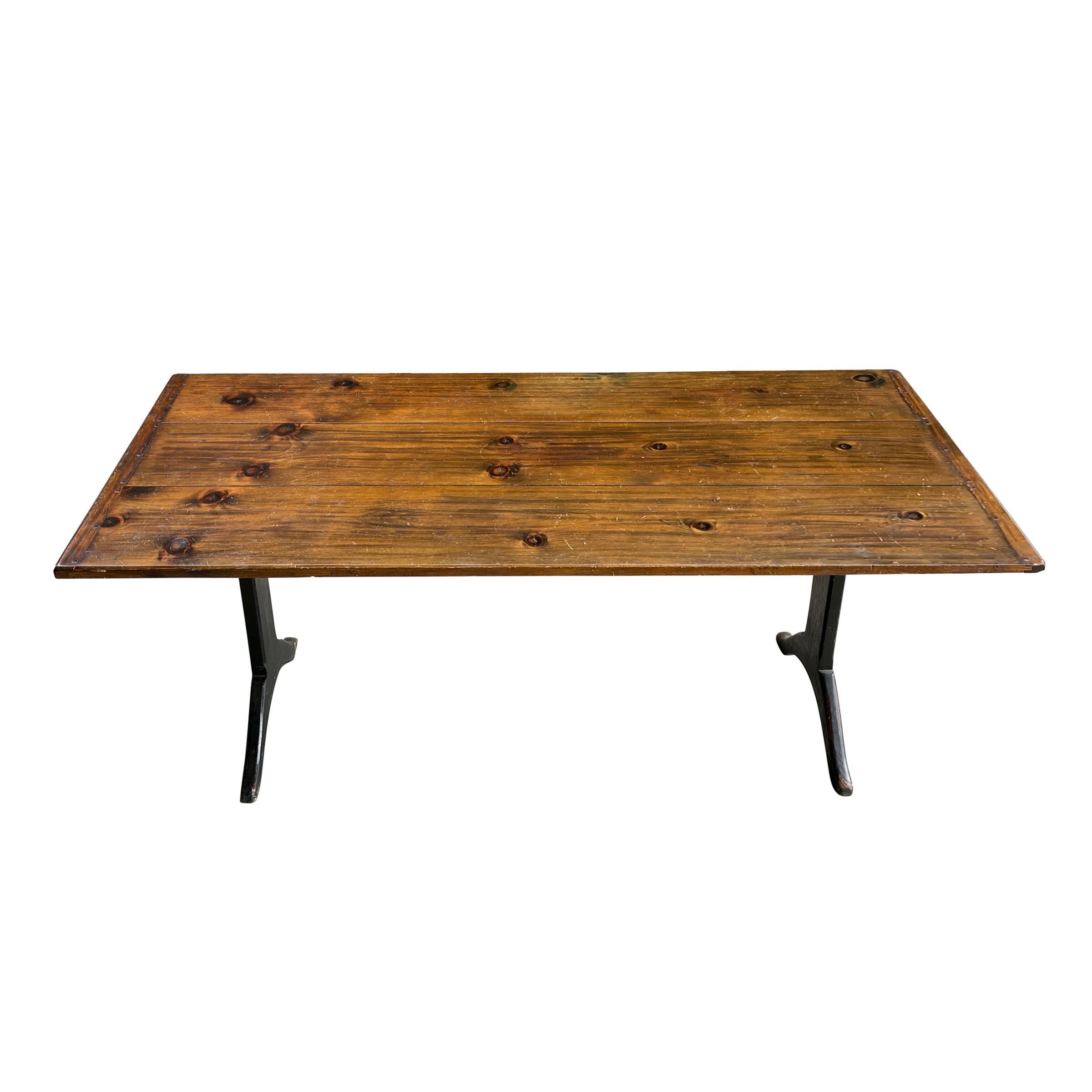 Country 20th Century American Pine Farm Table For Sale