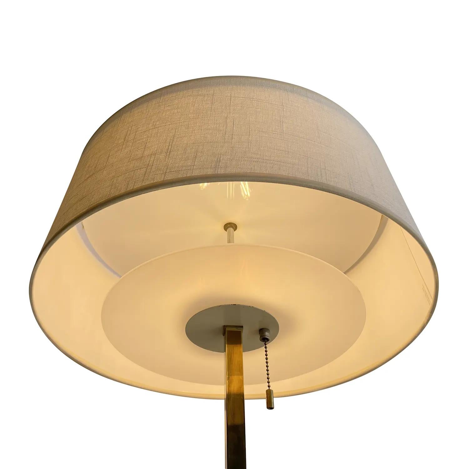 Lampe de bureau lumineuse américaine en laiton poli du XXe siècle par Gerald Thurston en vente 1