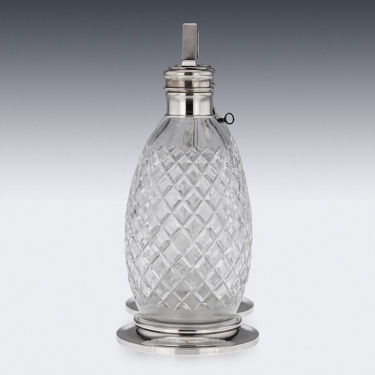 Amerikanische Tantalus aus massivem Silber und geschliffenem Glas des 20. Jahrhunderts, Tiffany & Co, um 1920 im Angebot 1