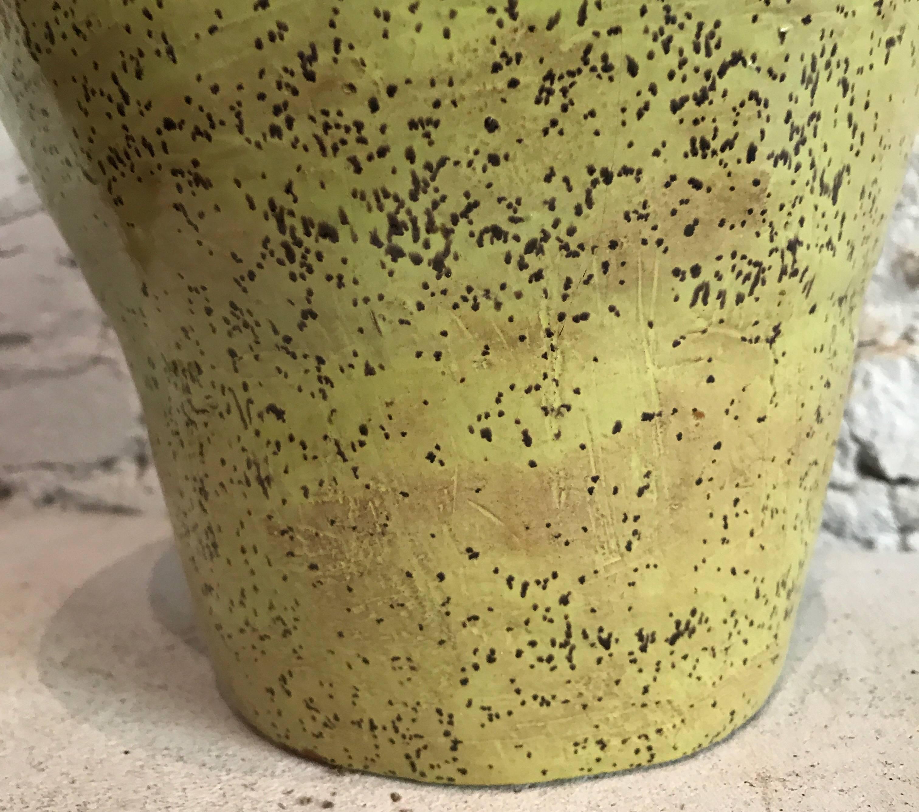20th Century American Studio Pottery in Citron For Sale 5