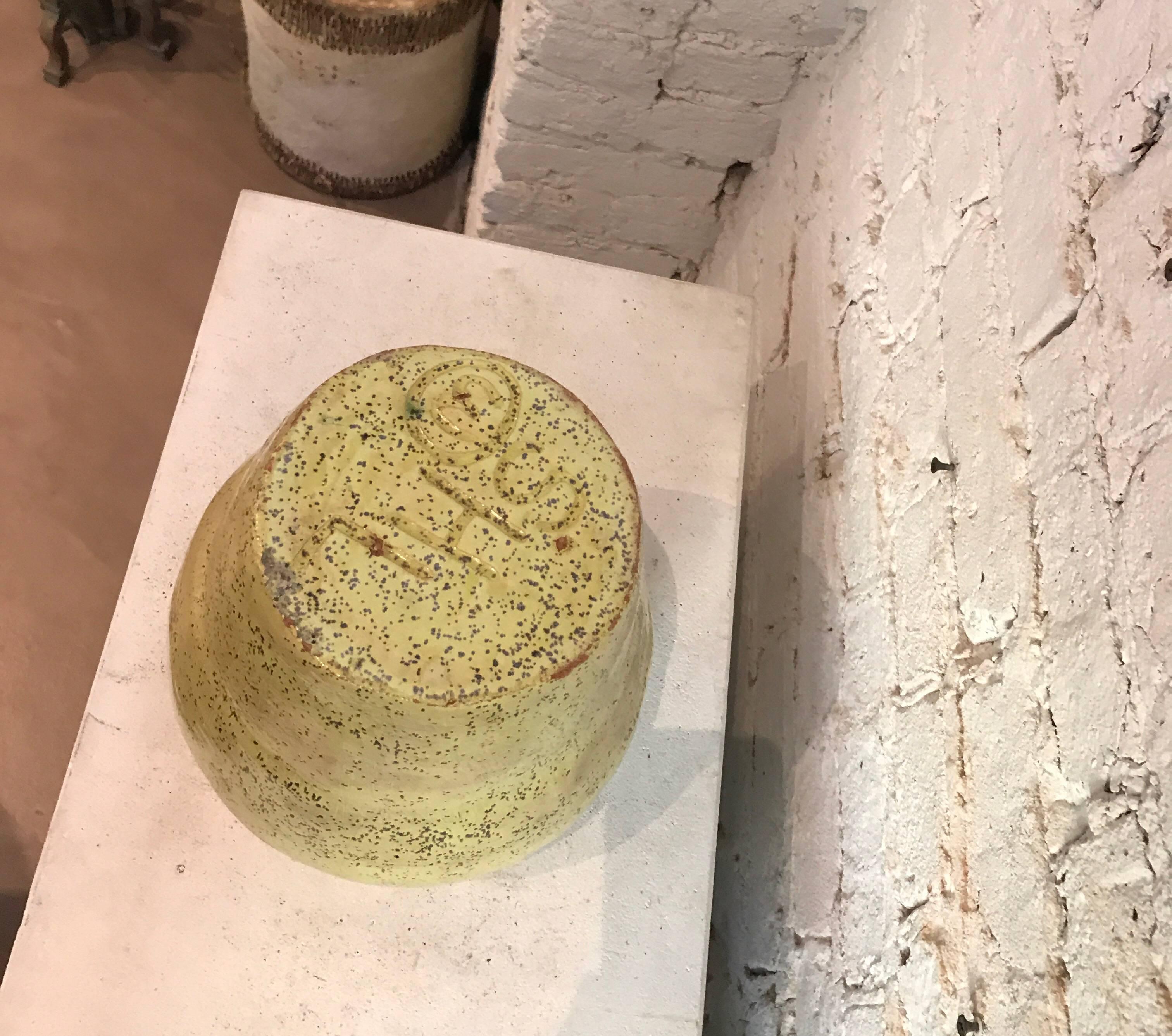 20th Century American Studio Pottery in Citron For Sale 3