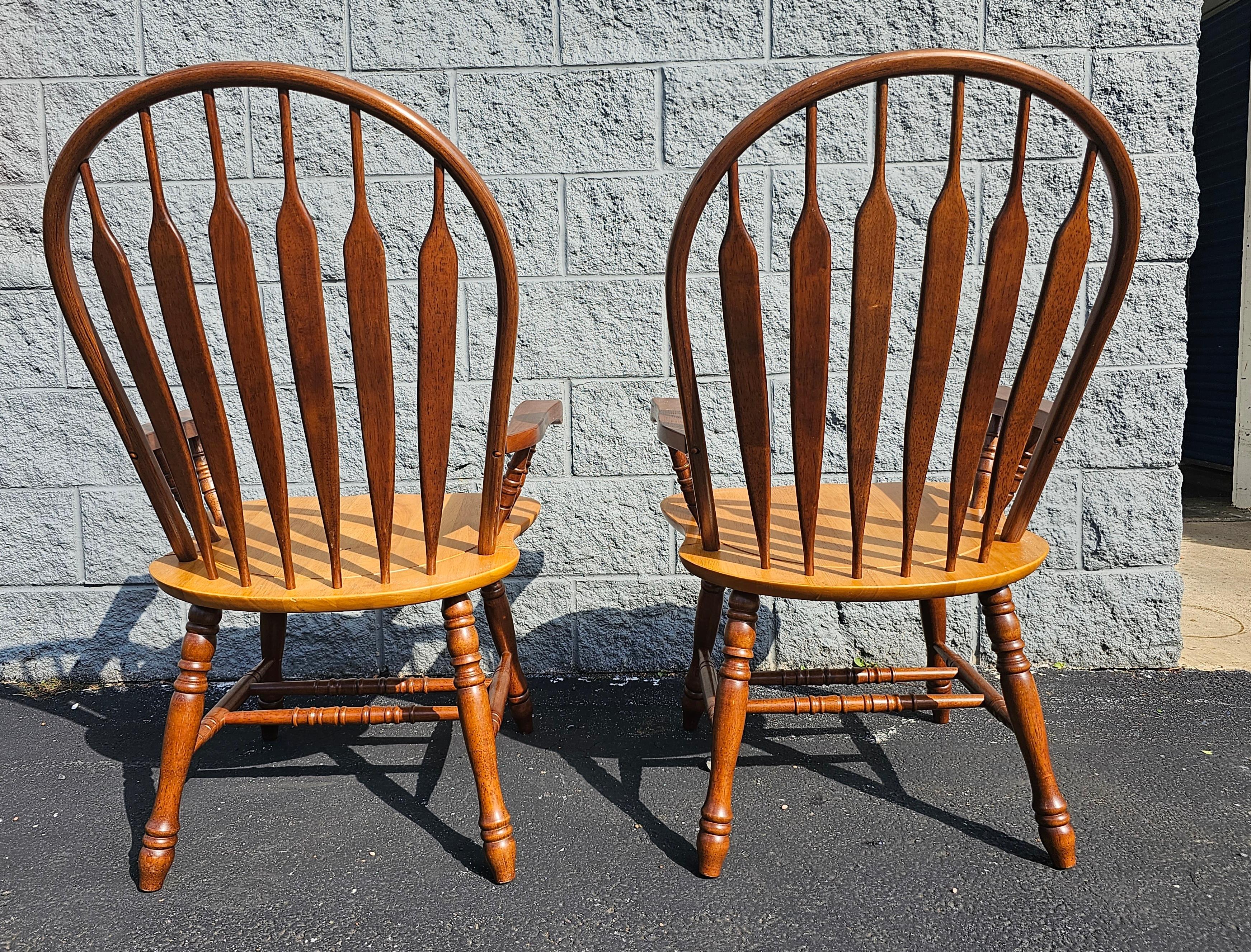 20th Century Amish Elm and Beech Windsor Armchairs, Pairs In Good Condition For Sale In Germantown, MD