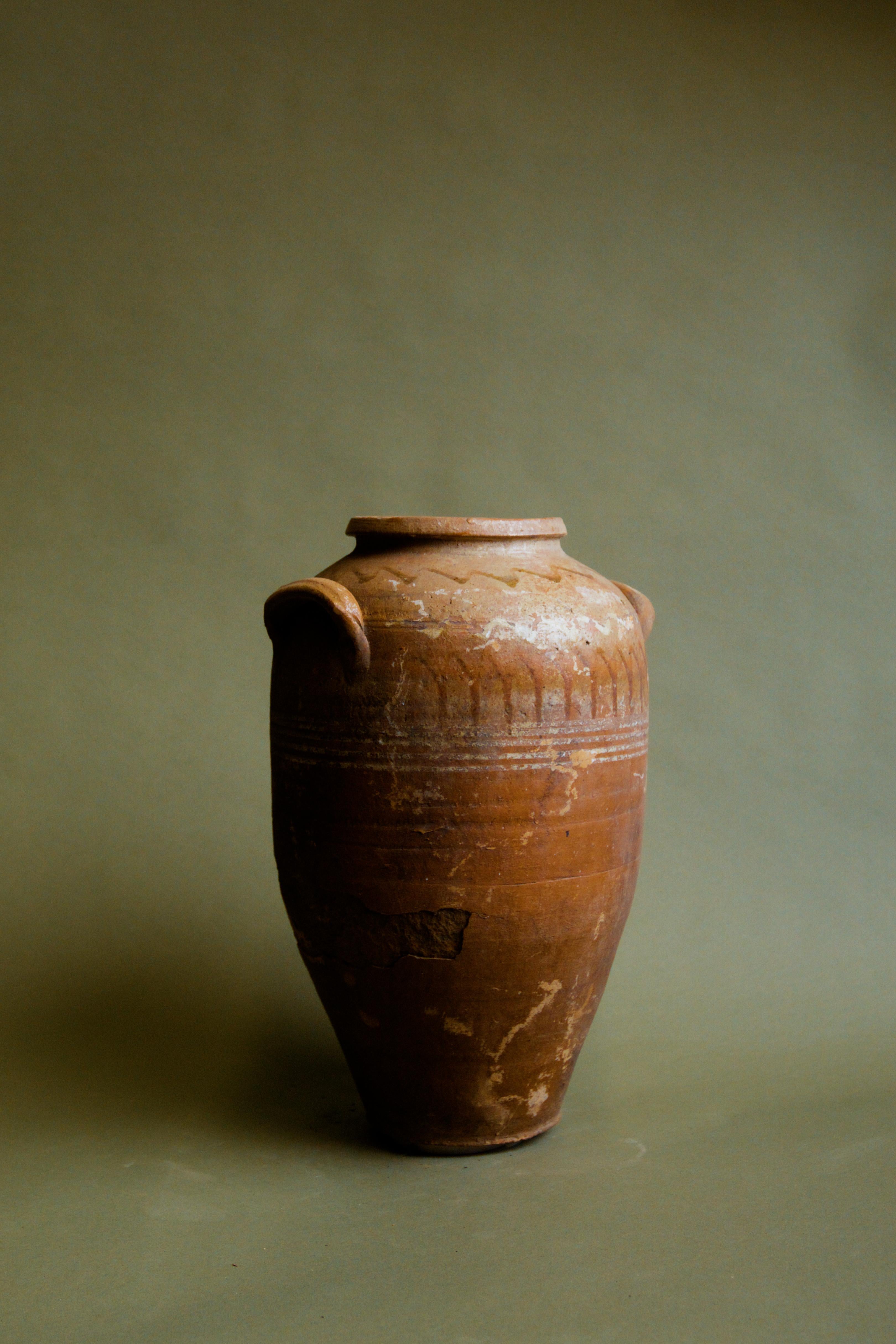 Vaso portaoggetti in terracotta anatolica del XX secolo In condizioni buone in vendita a London, GB