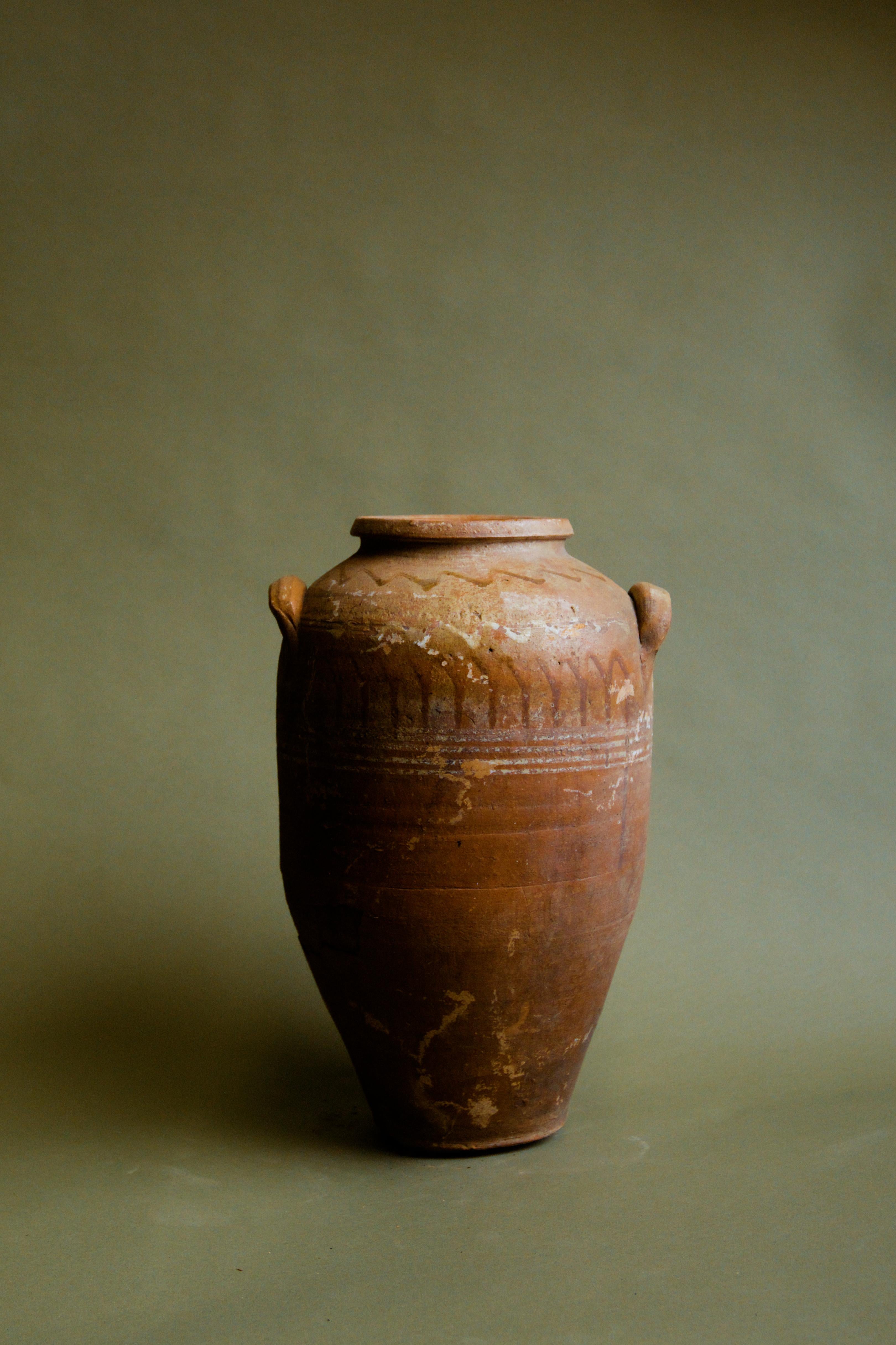 Metà XX secolo Vaso portaoggetti in terracotta anatolica del XX secolo in vendita