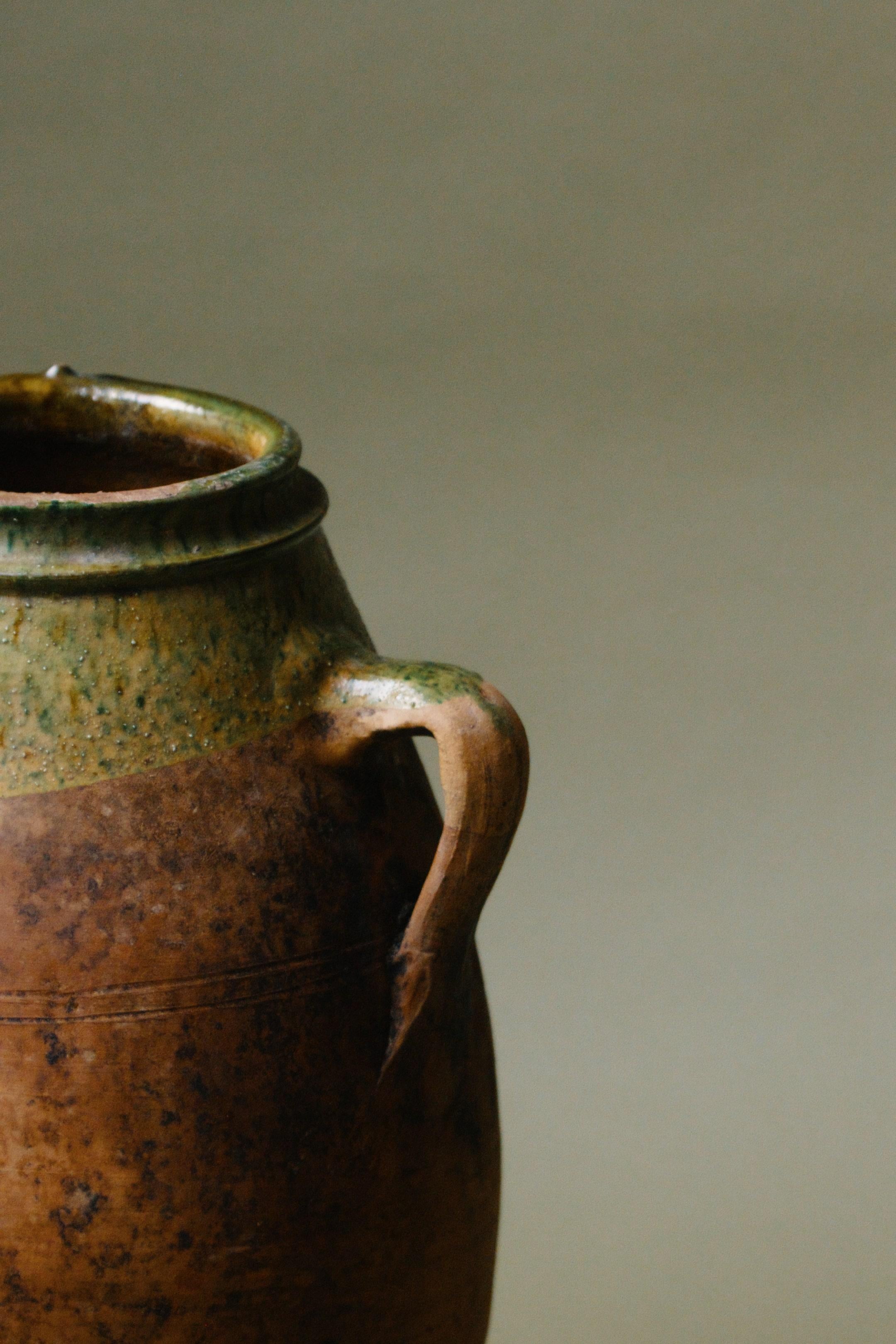 Milieu du XXe siècle Vase d'Anatolie du 20ème siècle avec bord émaillé vert en vente