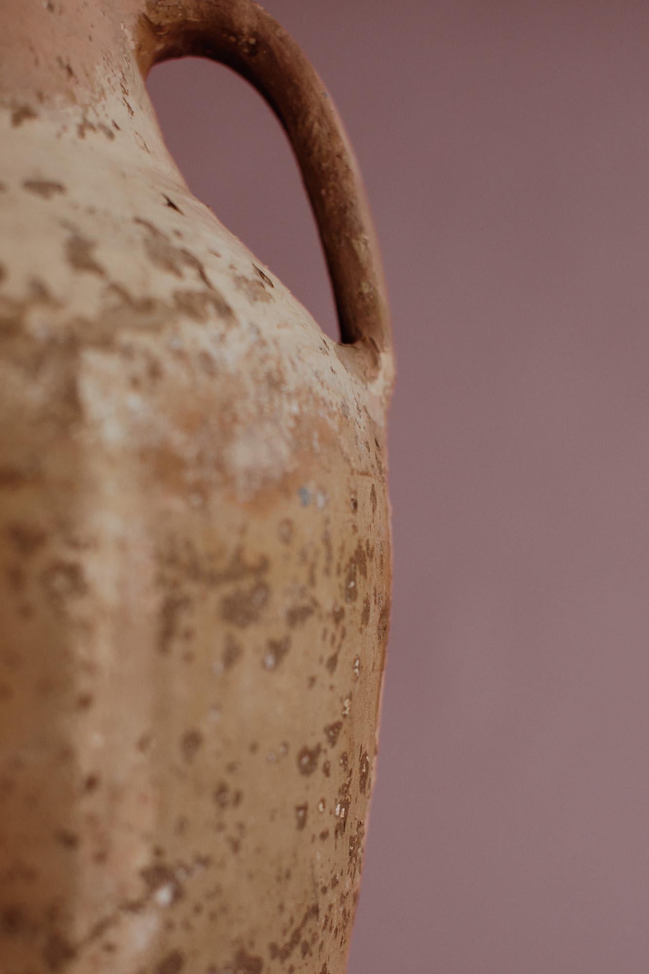 Lampe de table en terre cuite anatolienne du 20e siècle à deux poignées en vente 3