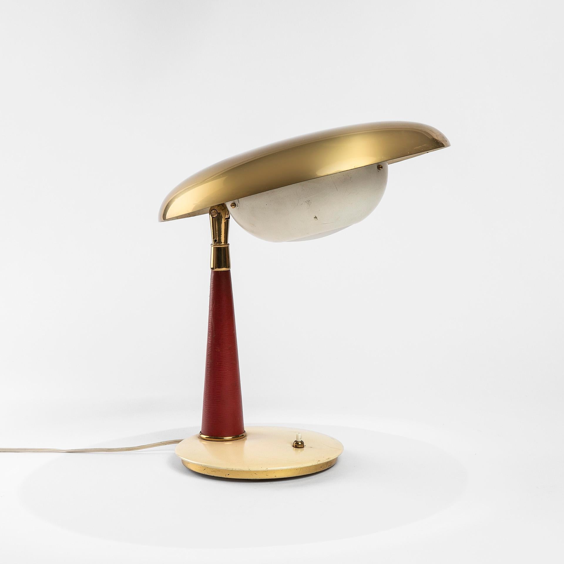 Mid-Century Modern Lampe de bureau Arredoluce d'Angelo Lelii en laiton et verre, années 50 en vente