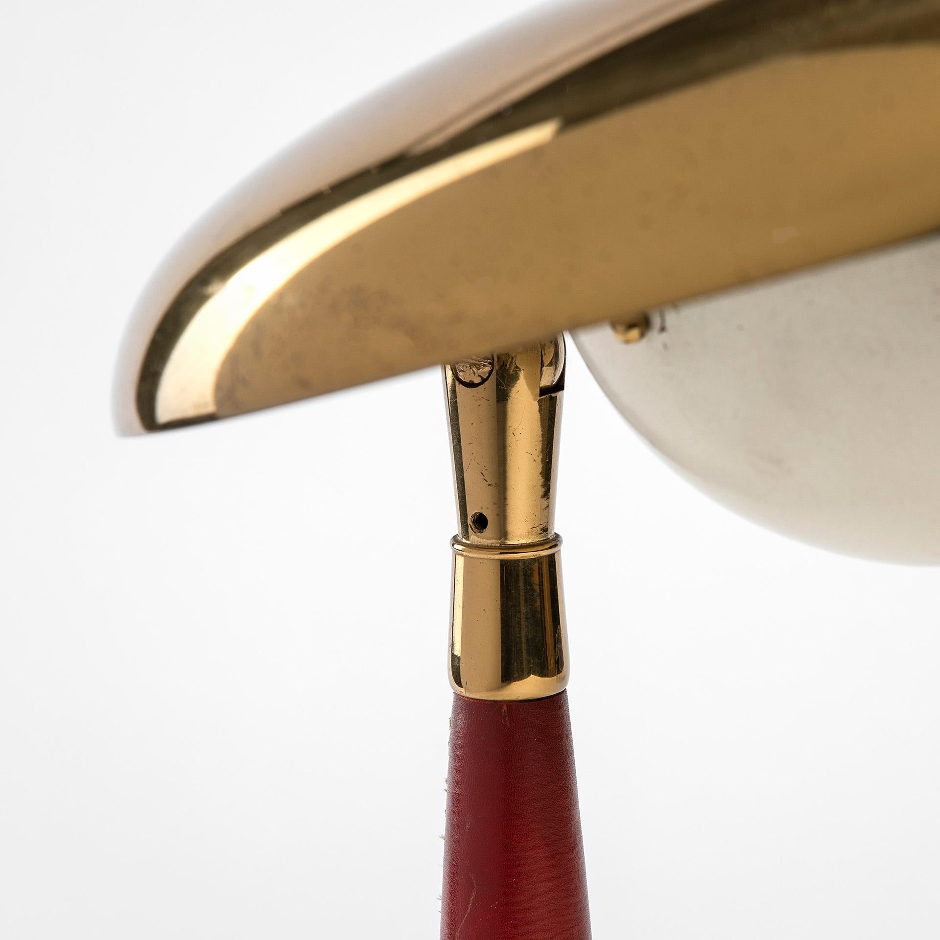 Angelo Lelii Arredoluce, Tischlampe aus Messing und Glas, 20. Jahrhundert, 50er-Jahre im Zustand „Gut“ im Angebot in Turin, Turin