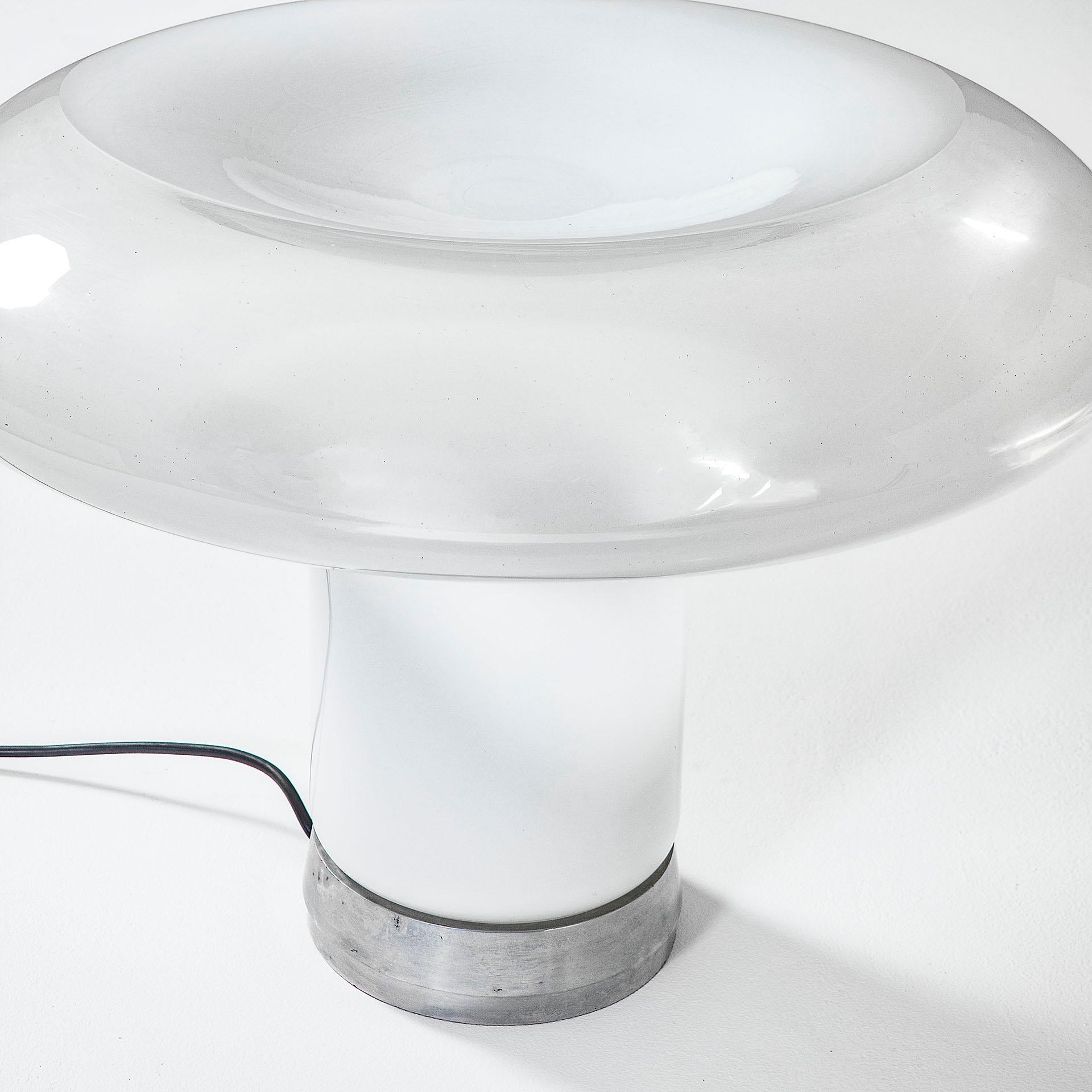 italien 20e siècle Angelo Mangiarotti Lampe de table Artemide Mod. Lesbo, années 60 en vente