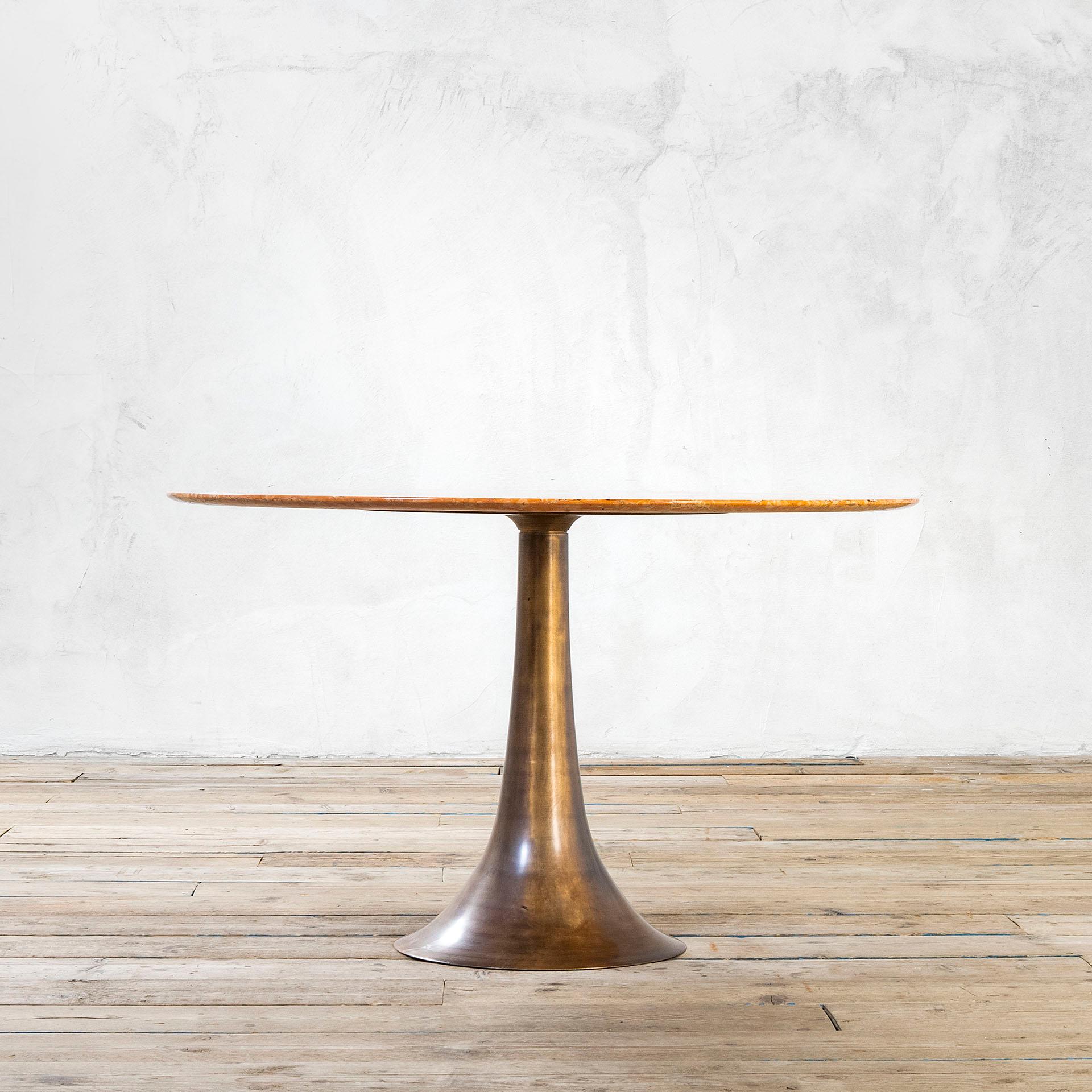 Mid-Century Modern 20th Century Angelo Mangiarotti Bernini Table Mod. 302 Brass and Marble, 50s For Sale