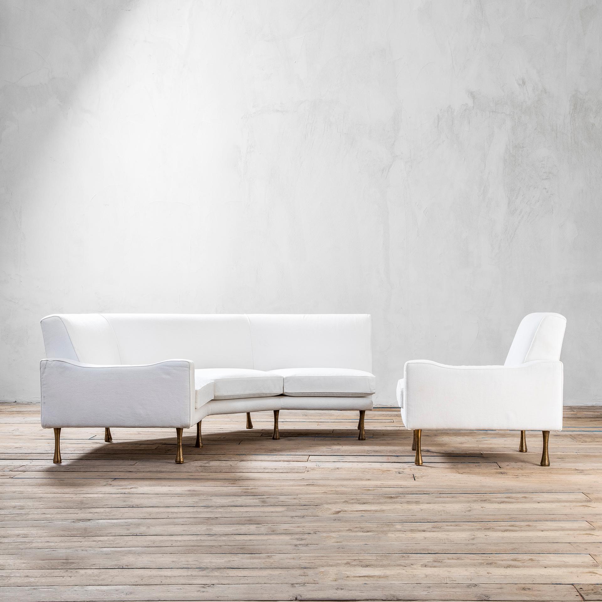 Angelo Mangiarotti Eck-/Säulen-Sofa des 20. Jahrhunderts mit Füßen aus Messing (Moderne der Mitte des Jahrhunderts)
