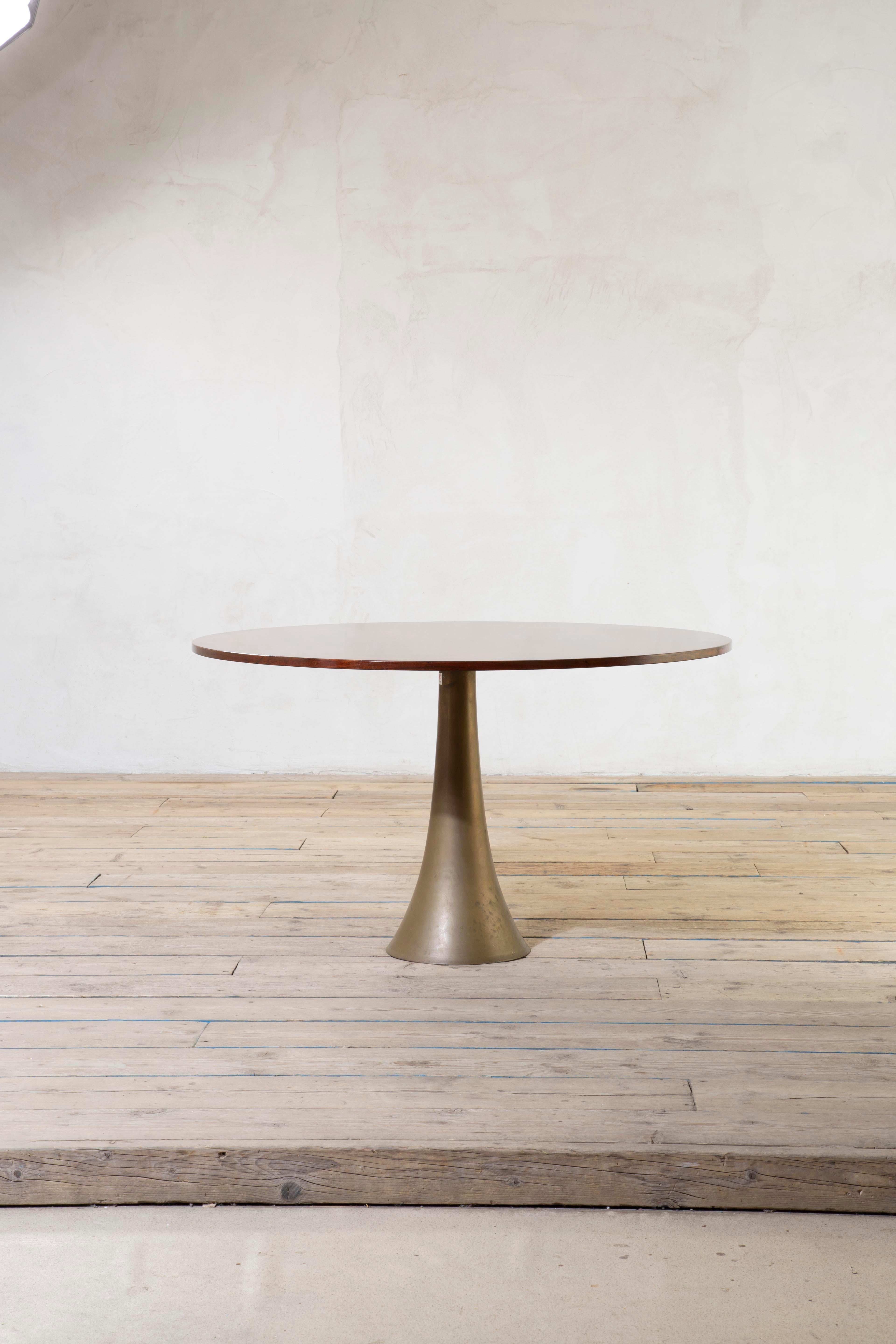 20e siècle, Angelo Mangiarotti for Bernini Table de salle à manger mod. 302 en vente 1