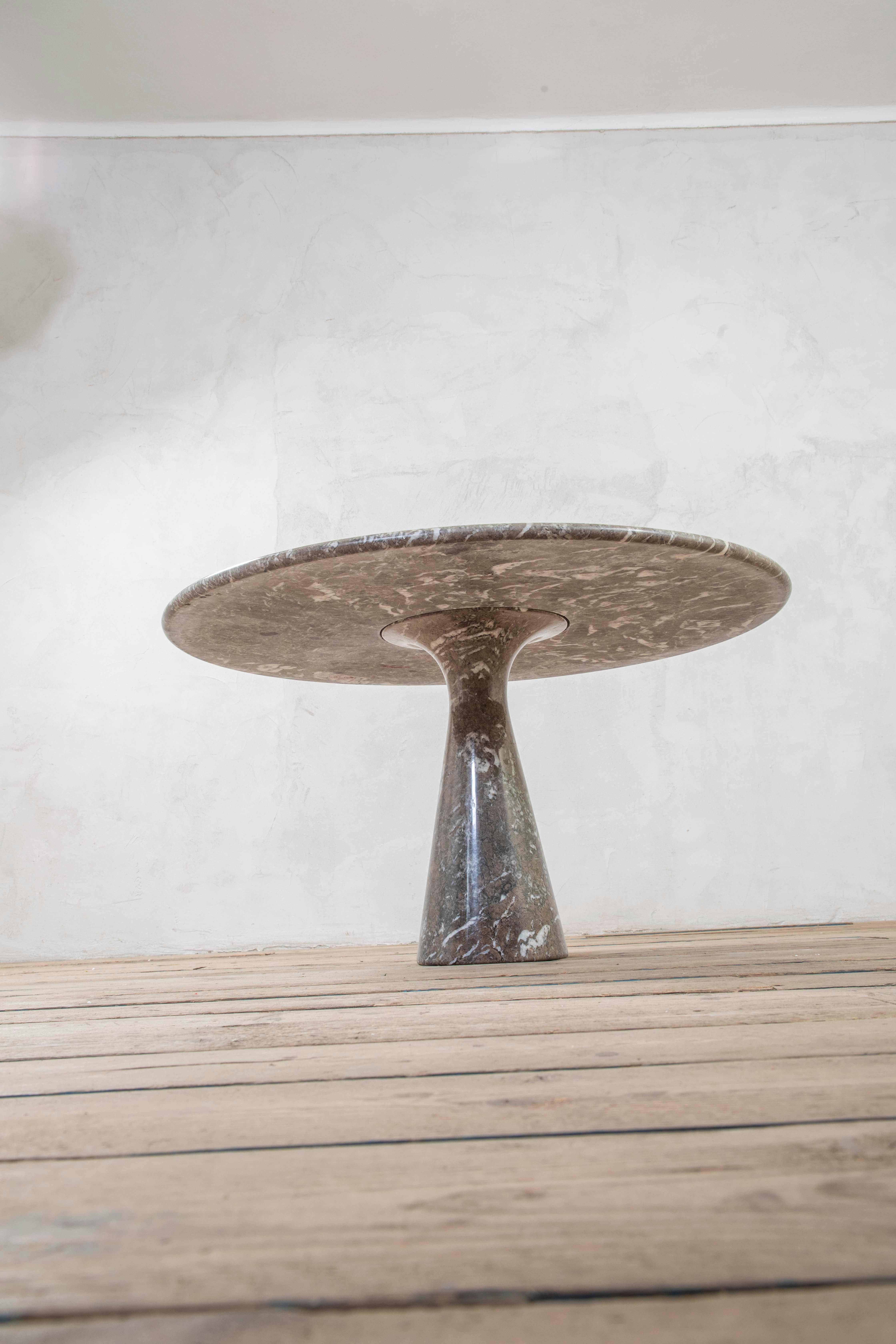 20e siècle, Angelo Mangiarotti Table de salle à manger en marbre mod. M1 en vente 4