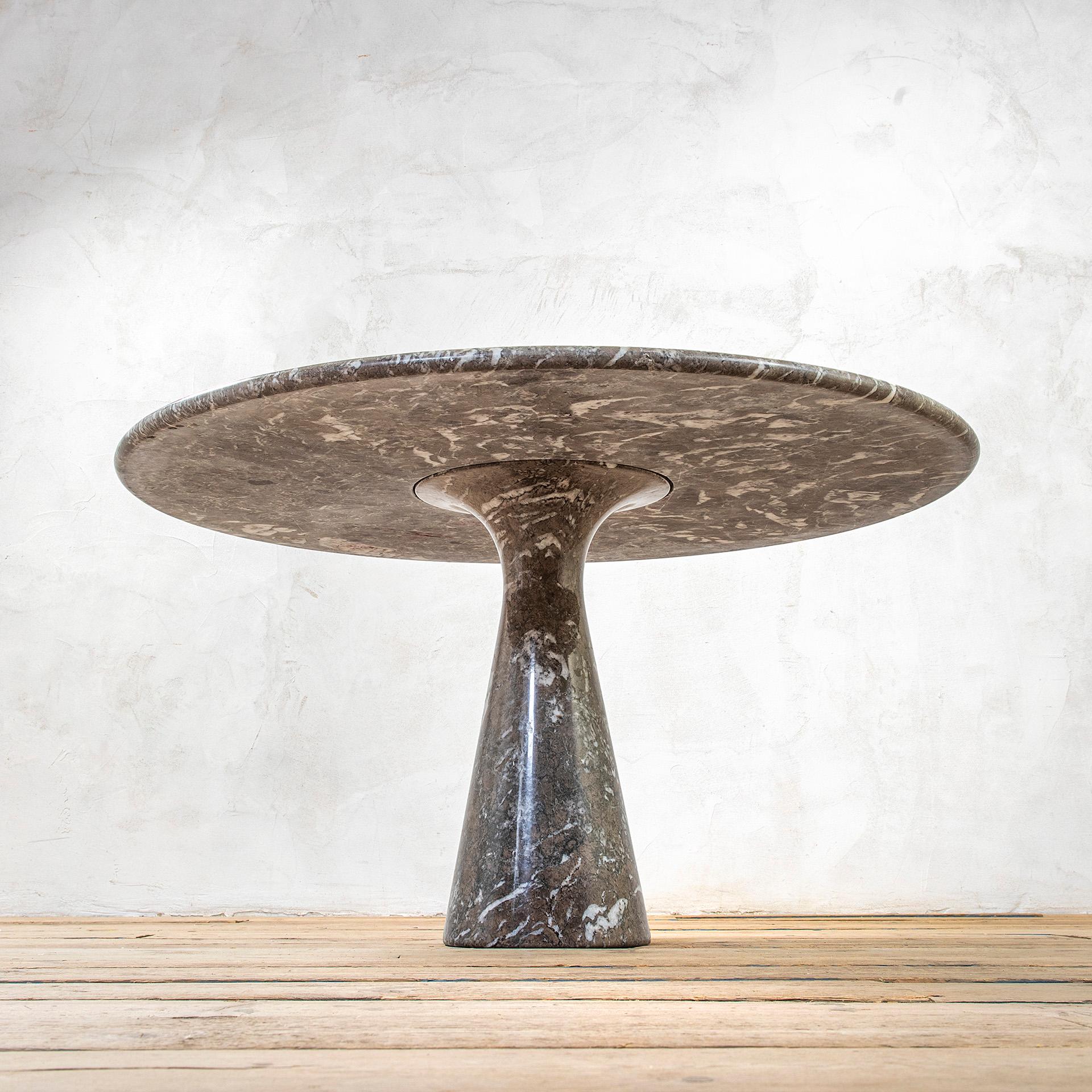 20th century, Angelo Mangiarotti Marble Dining Table mod. M1 Mid-20th Century en venta