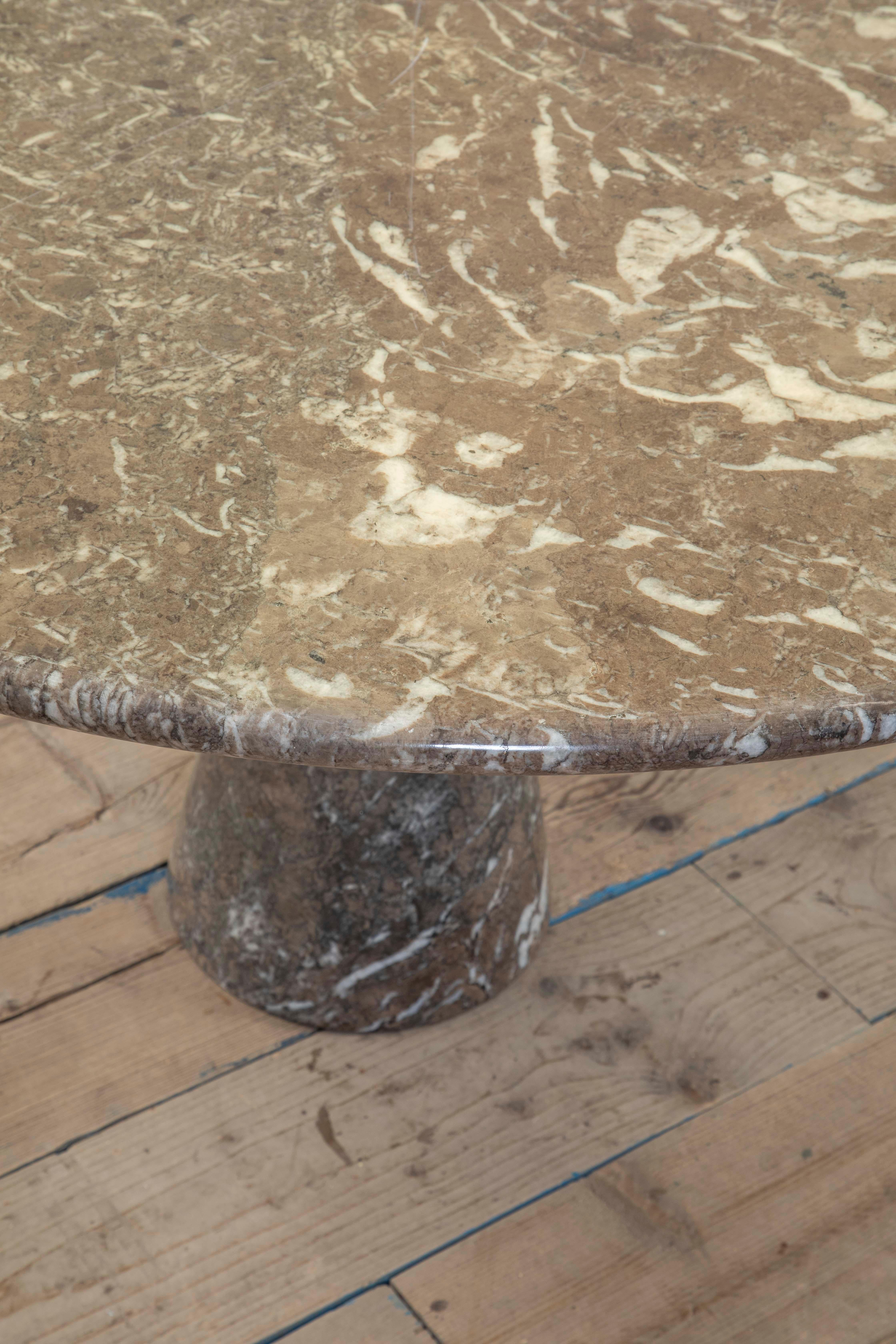 Marbre 20e siècle, Angelo Mangiarotti Table de salle à manger en marbre mod. M1 en vente