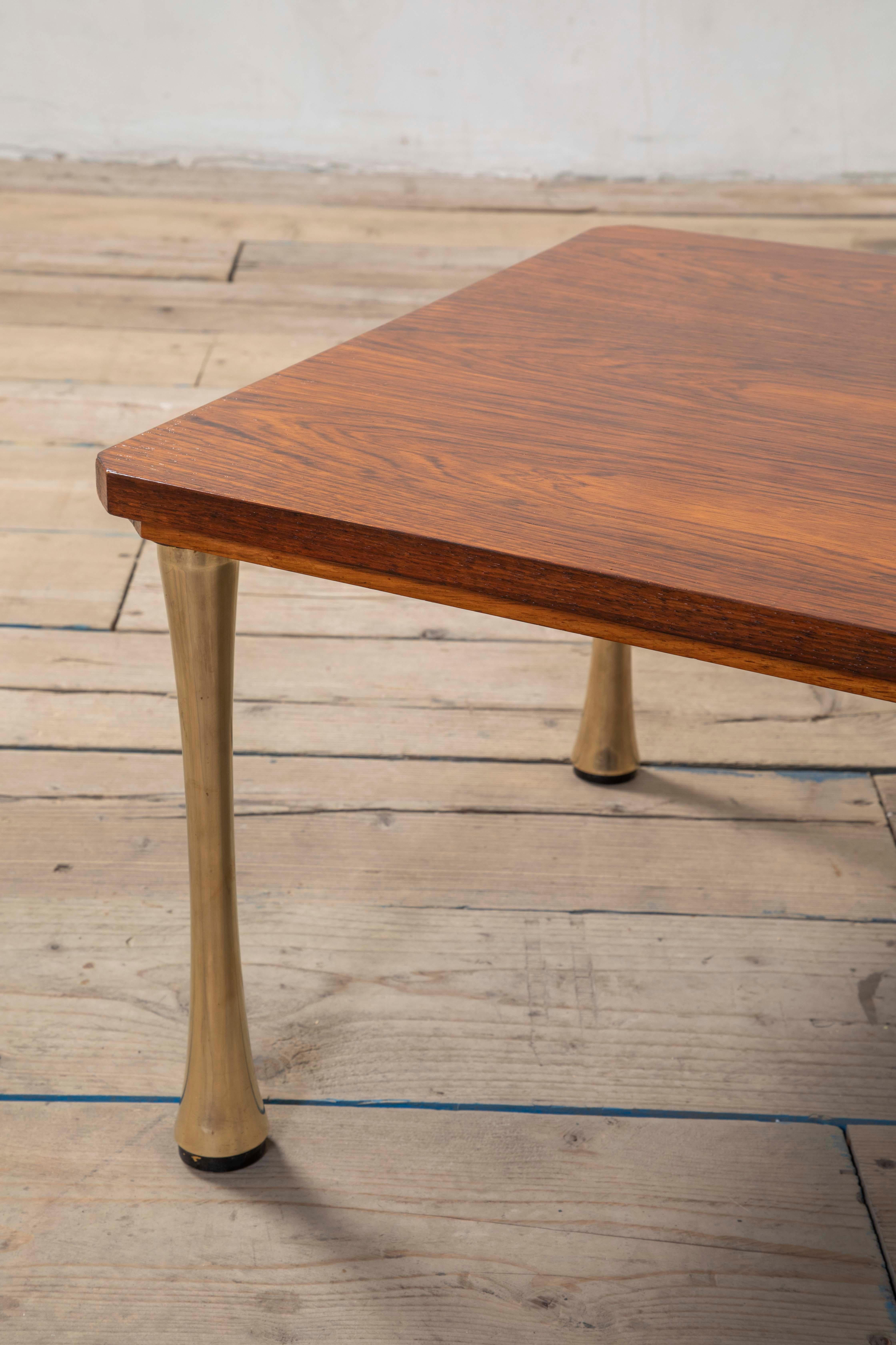 20e siècle, Angelo Mangiarotti Table basse en bois et laiton en vente 3