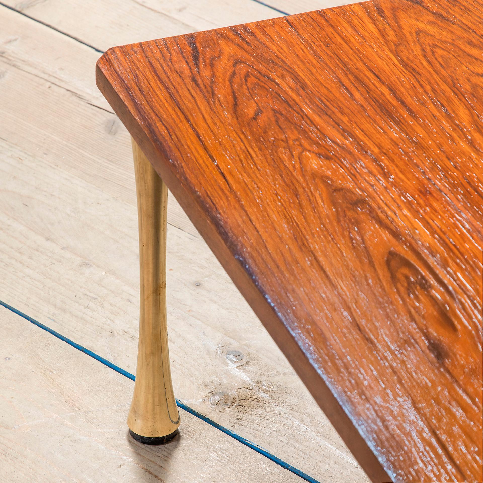 20e siècle, Angelo Mangiarotti Table basse en bois et laiton Bon état - En vente à Turin, Turin